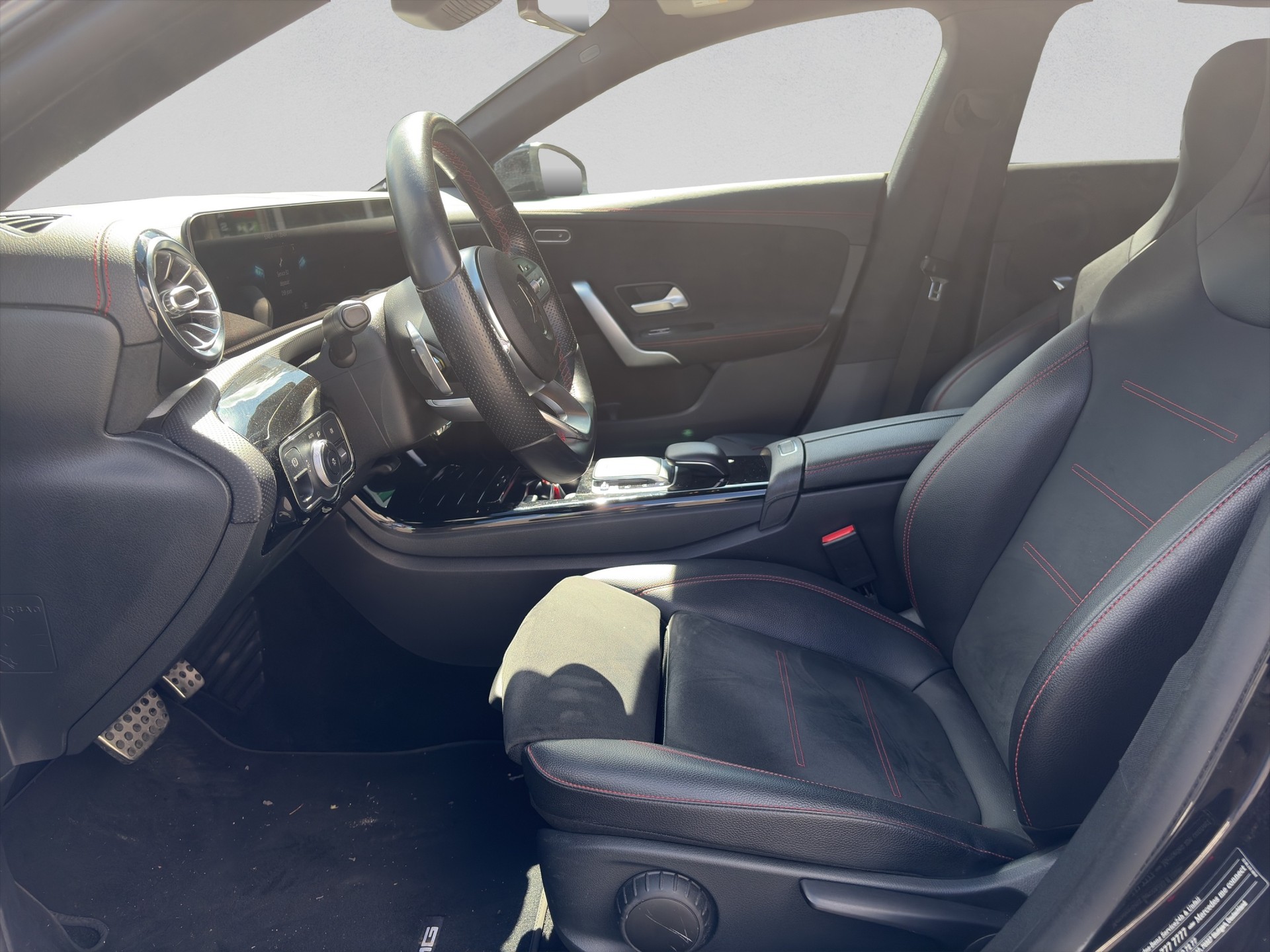 MERCEDES-BENZ CLA Shooting Brake 200 AMG Line 7G-DCT-image-10