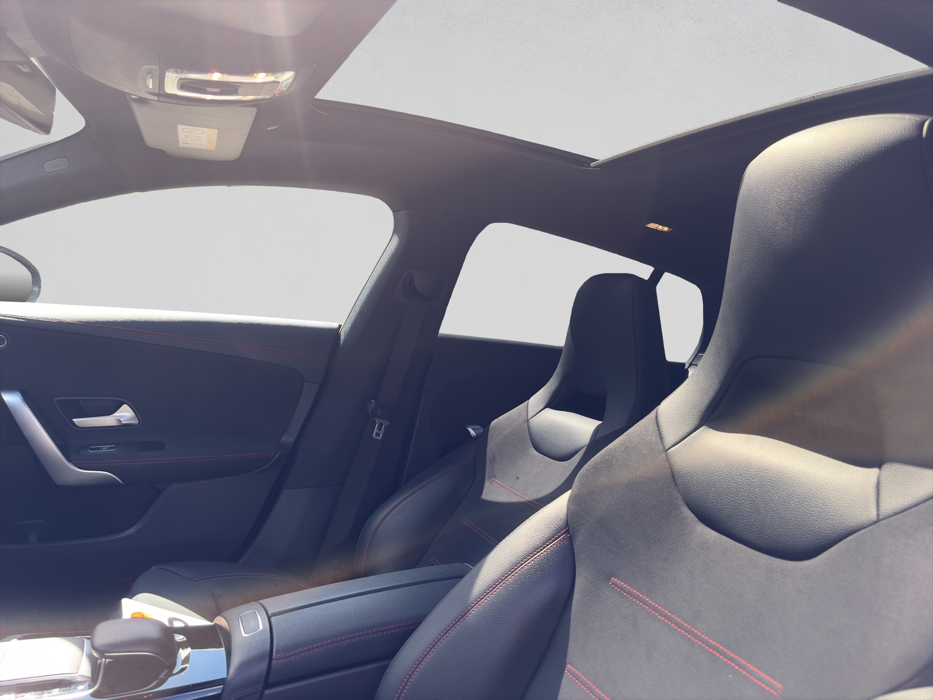 MERCEDES-BENZ CLA Shooting Brake 200 AMG Line 7G-DCT-image-11