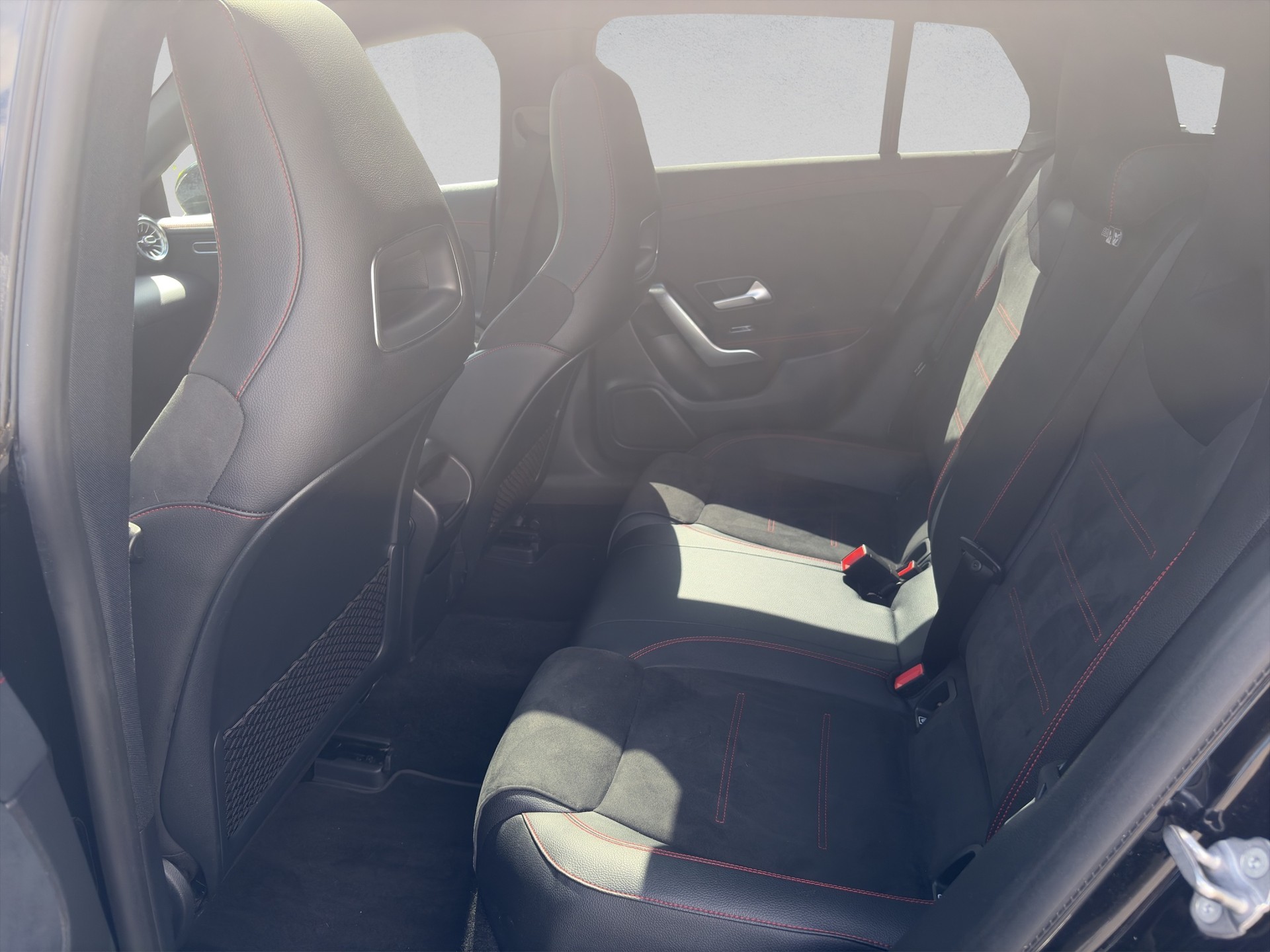 MERCEDES-BENZ CLA Shooting Brake 200 AMG Line 7G-DCT-image-15