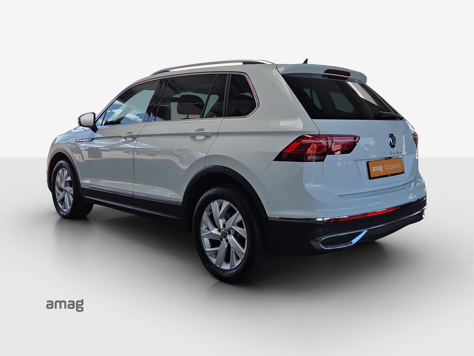 VW Tiguan 2.0 TDI SCR Elegance 4Motion DSG-image-2