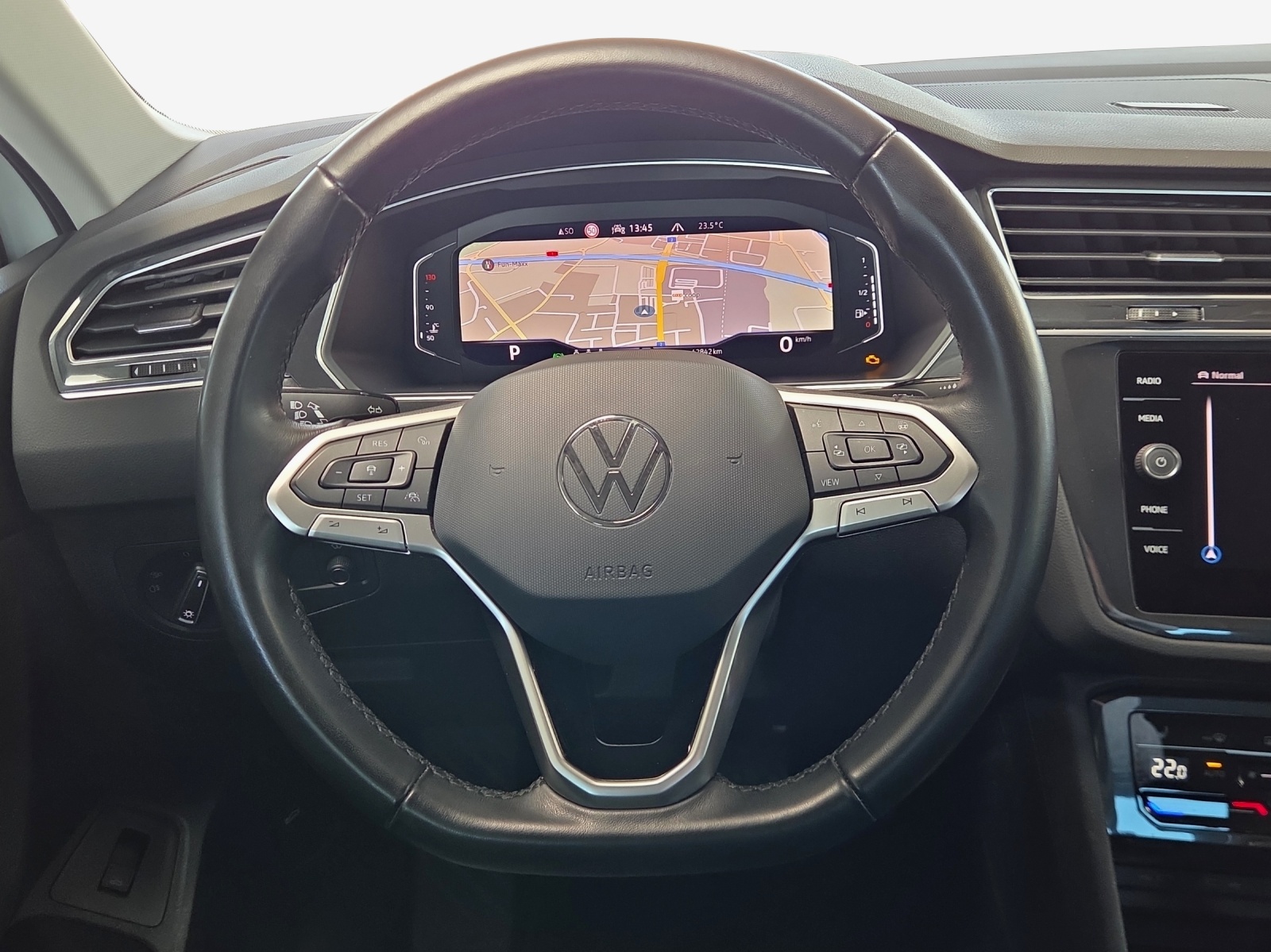 VW Tiguan 2.0 TDI SCR Elegance 4Motion DSG-image-9