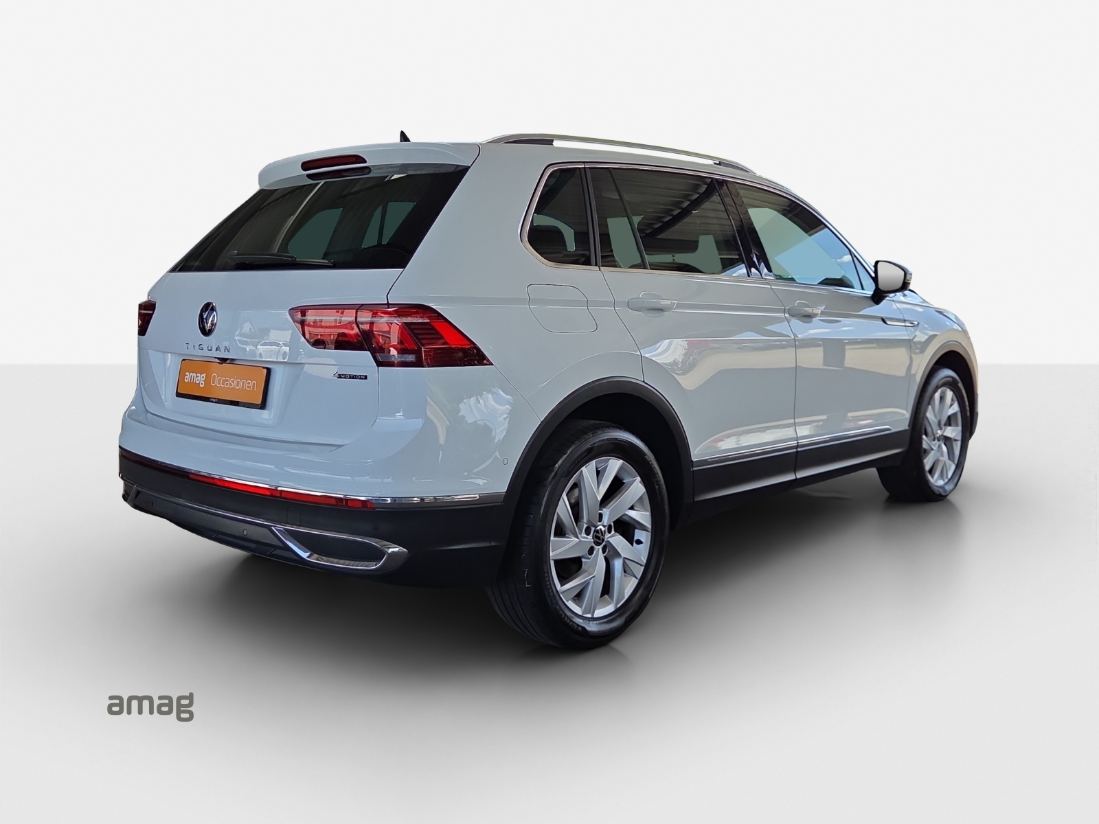 VW Tiguan 2.0 TDI SCR Elegance 4Motion DSG-image-4