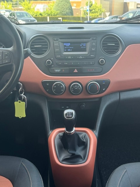 HYUNDAI i10 1.0 Amplia-image-16