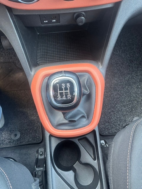 HYUNDAI i10 1.0 Amplia-image-19