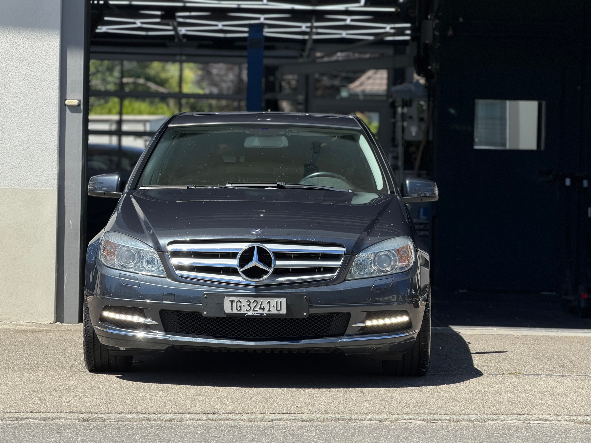 MERCEDES-BENZ C 350 CGI Automat Avantgarde BlueEfficience 7G-Tronic kaufen bei ASM-TEAM.ch-image-2