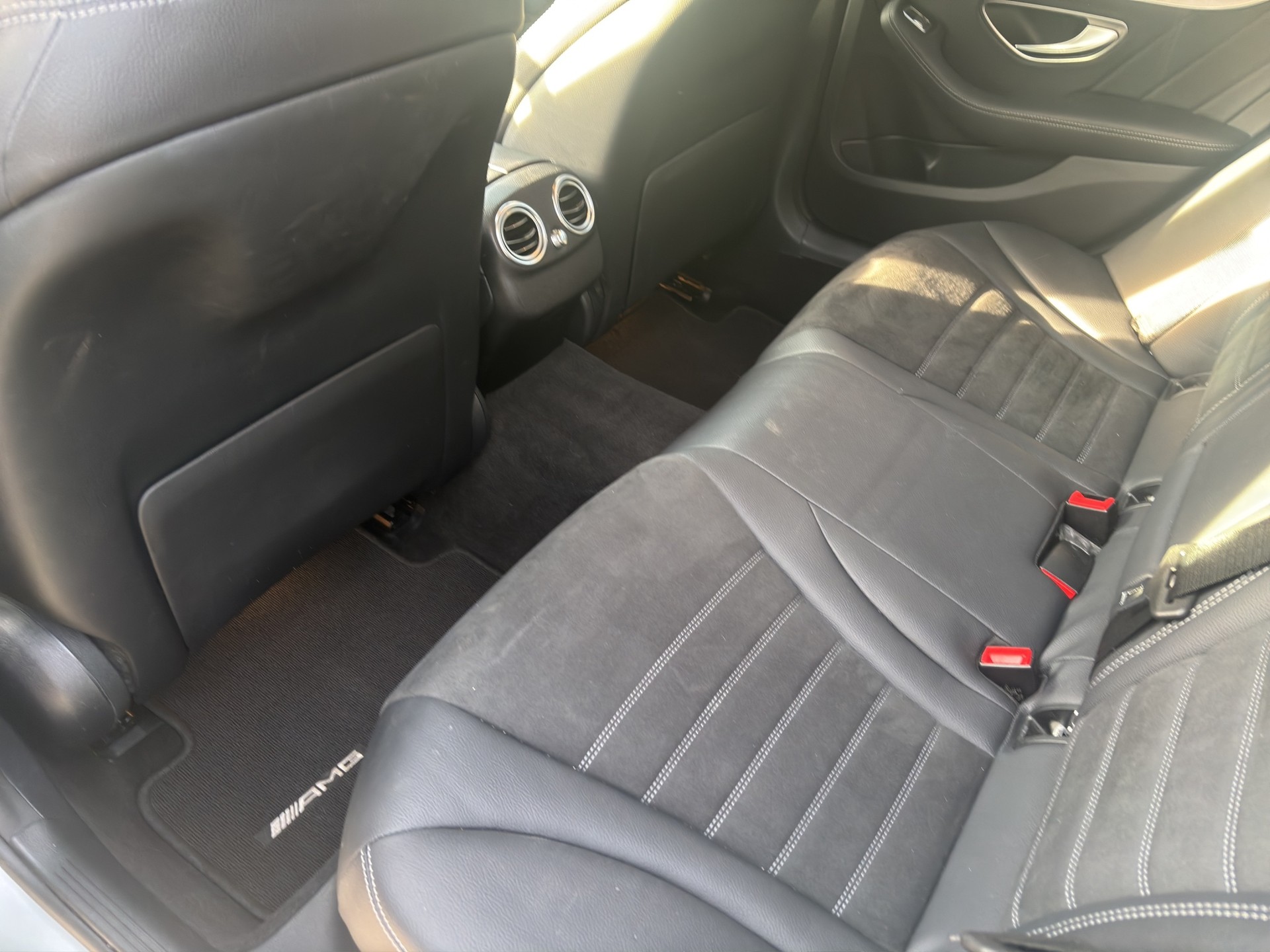 MERCEDES-BENZ C 200 Swiss Star AMG Line 4M 9G-Tronic-image-10