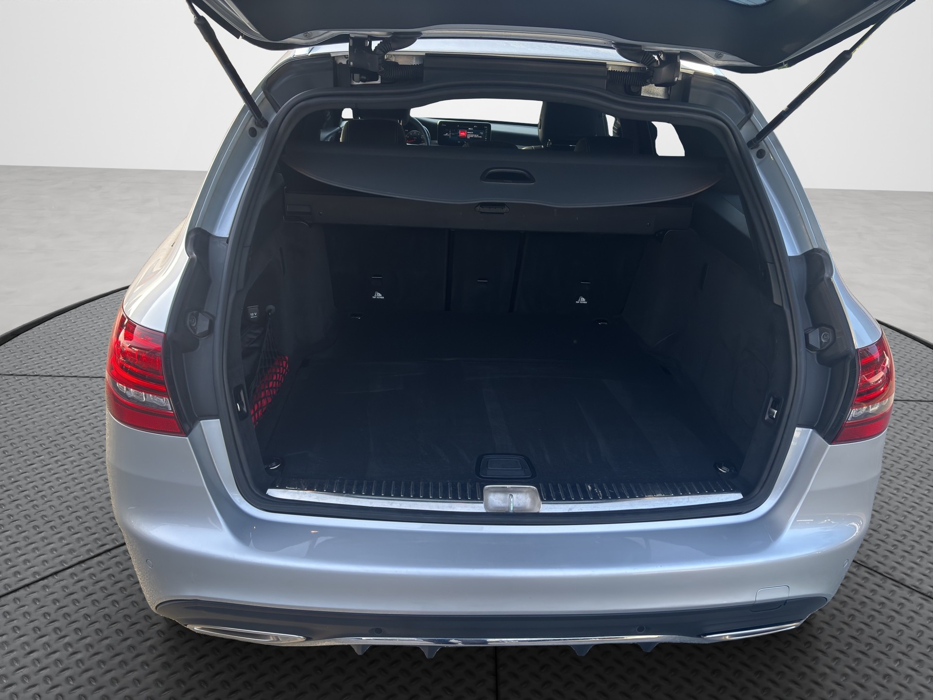 MERCEDES-BENZ C 200 Swiss Star AMG Line 4M 9G-Tronic-image-14