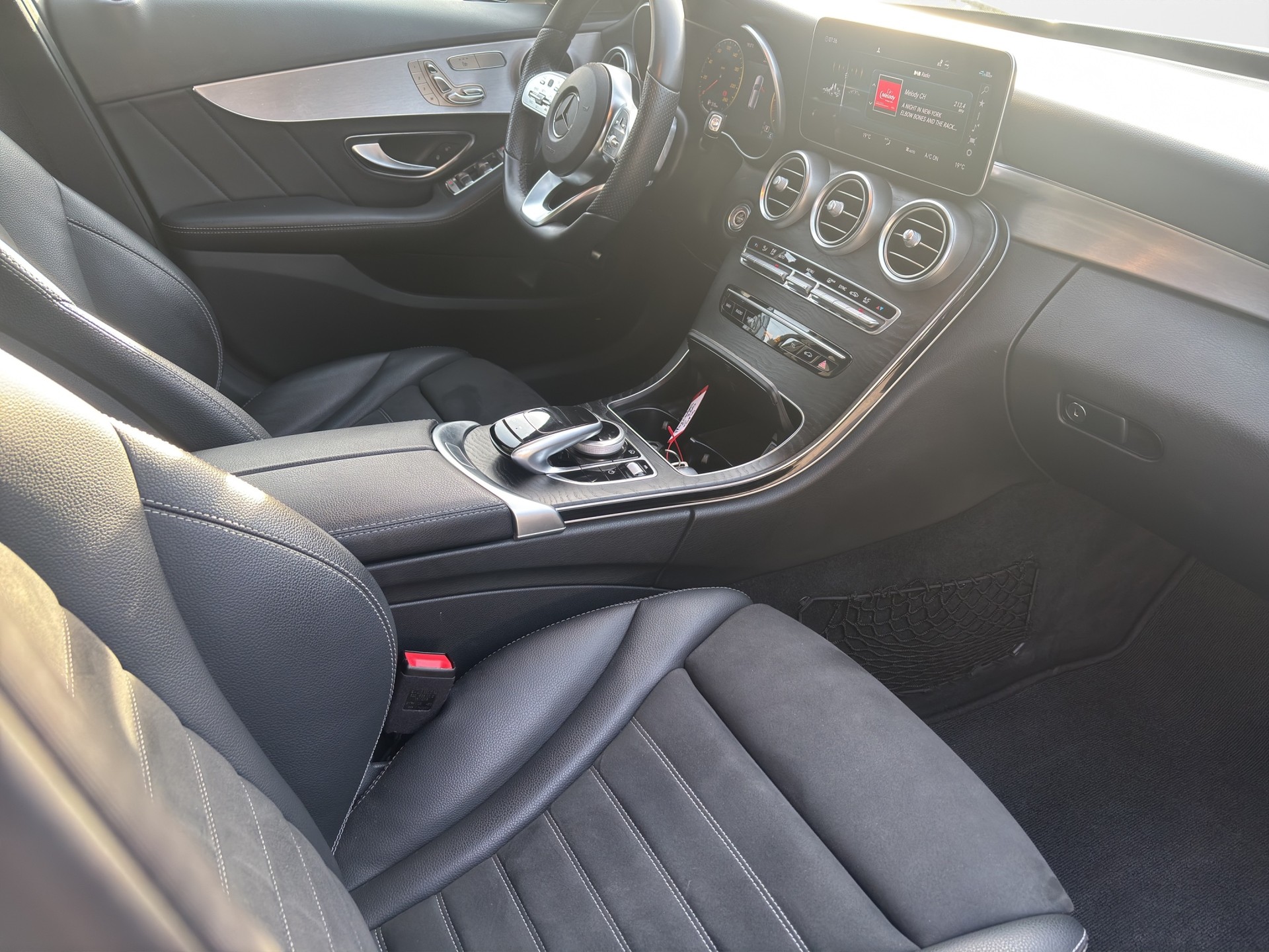 MERCEDES-BENZ C 200 Swiss Star AMG Line 4M 9G-Tronic-image-13