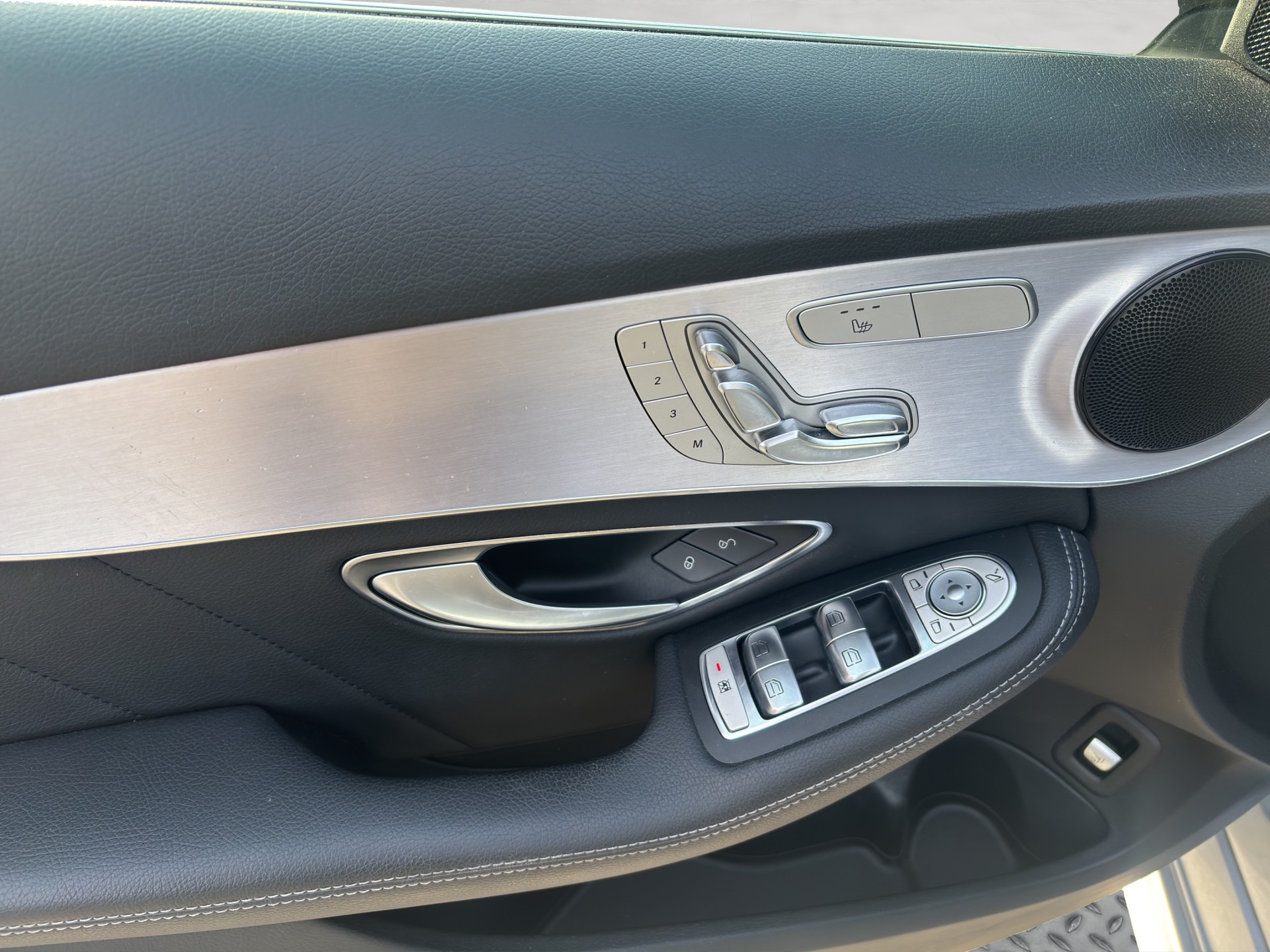 MERCEDES-BENZ C 200 Swiss Star AMG Line 4M 9G-Tronic-image-18
