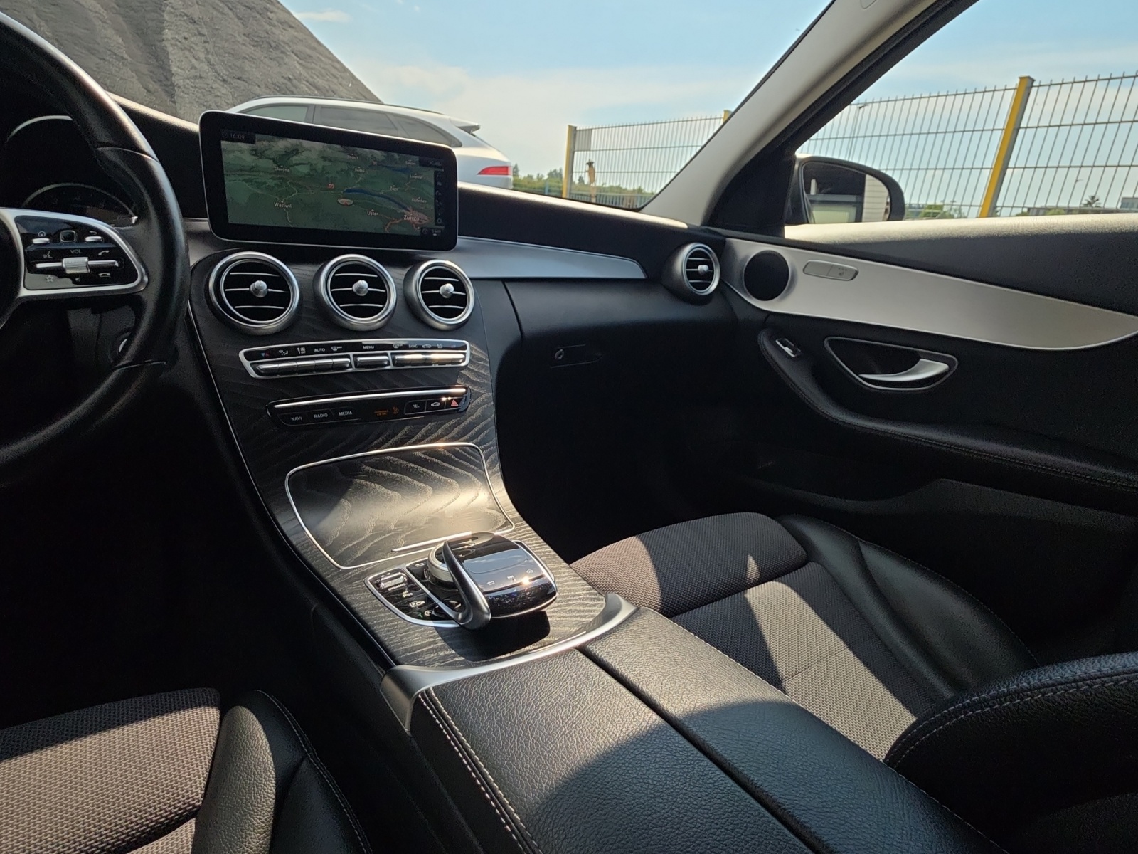 MERCEDES-BENZ C 180 Avantgarde 9G-Tronic-image-12