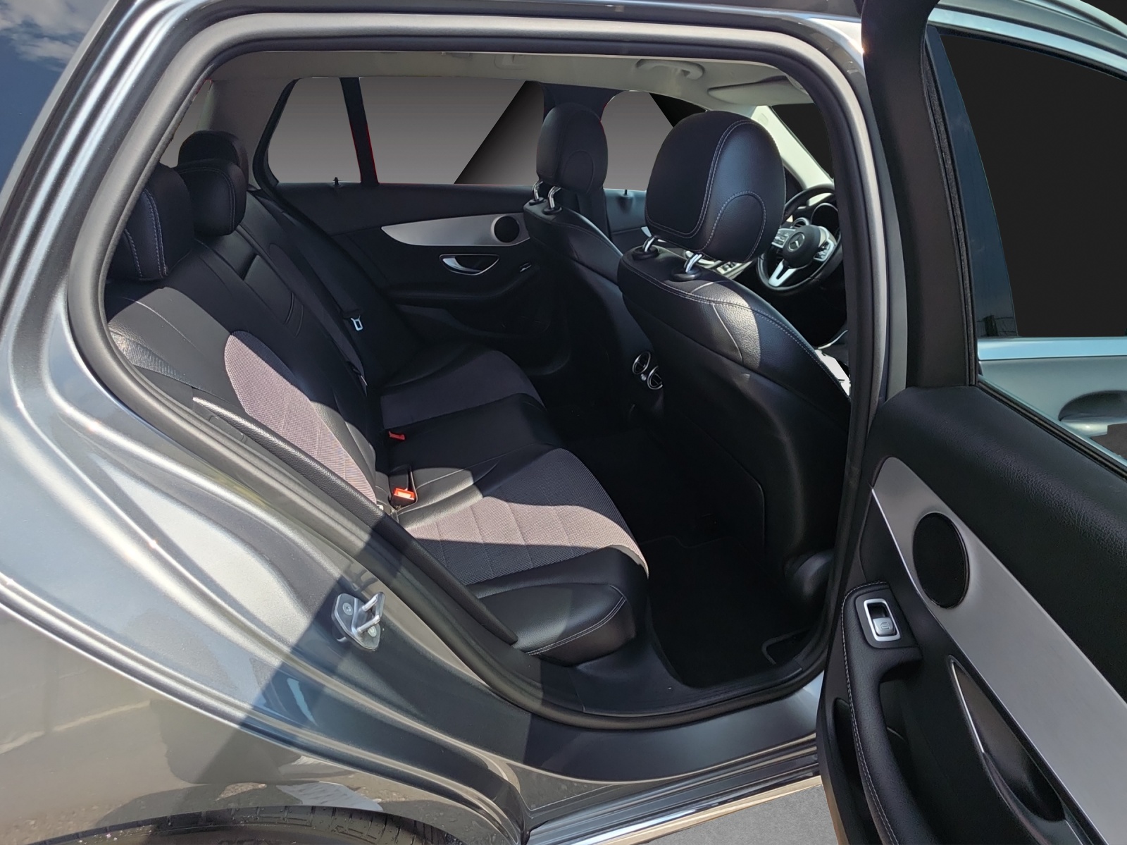 MERCEDES-BENZ C 180 Avantgarde 9G-Tronic-image-17