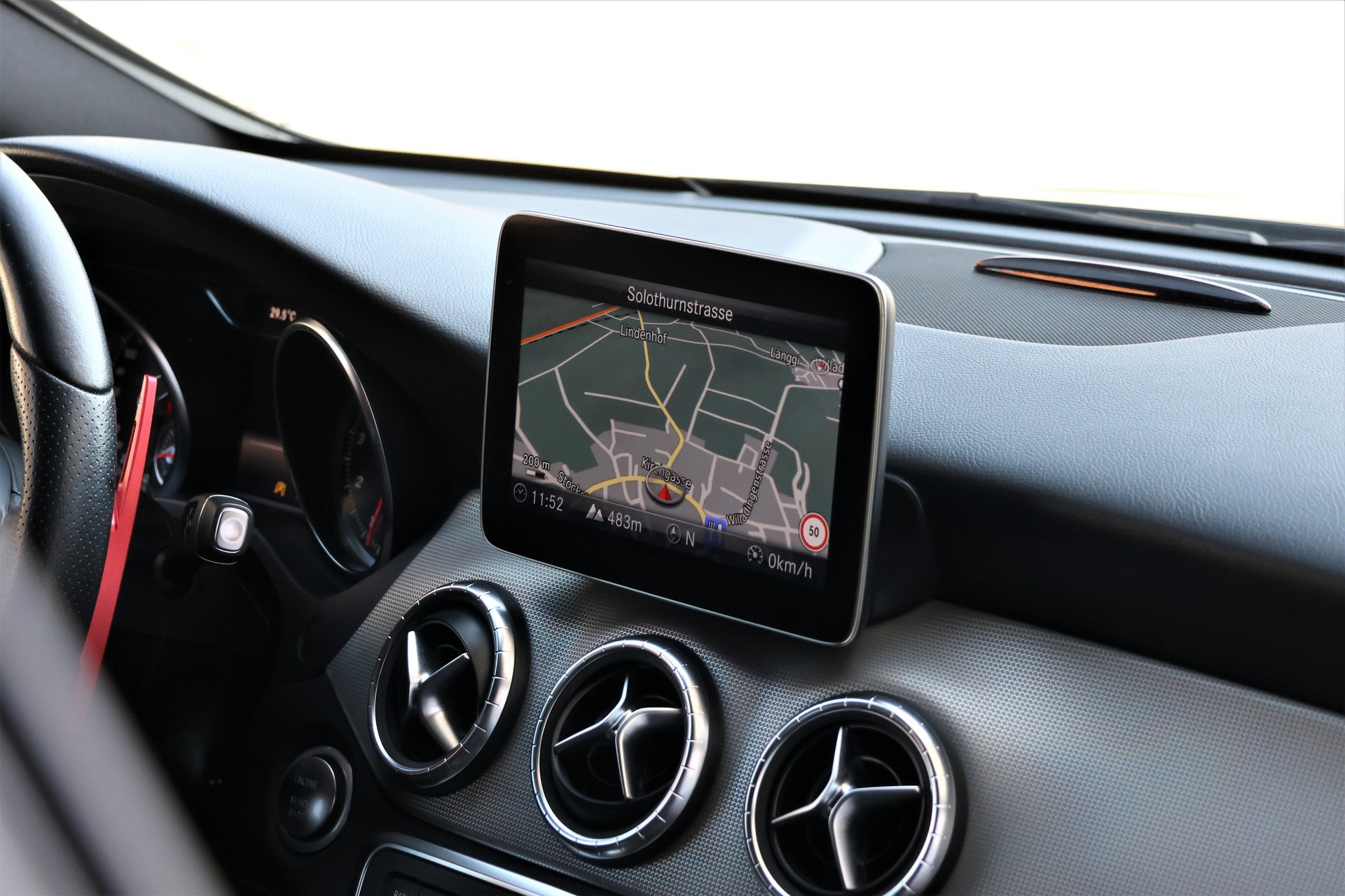 MERCEDES-BENZ CLA 200 Night Star 7G-DCT (CH)-image-17