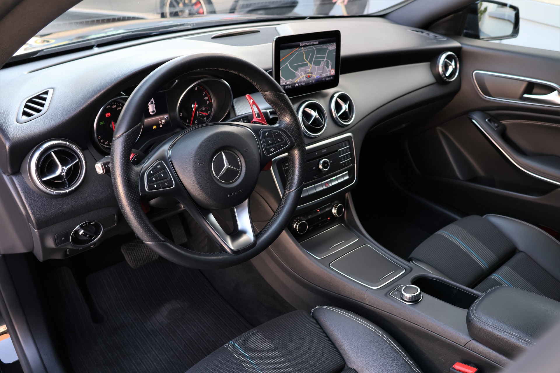 MERCEDES-BENZ CLA 200 Night Star 7G-DCT (CH)-image-9