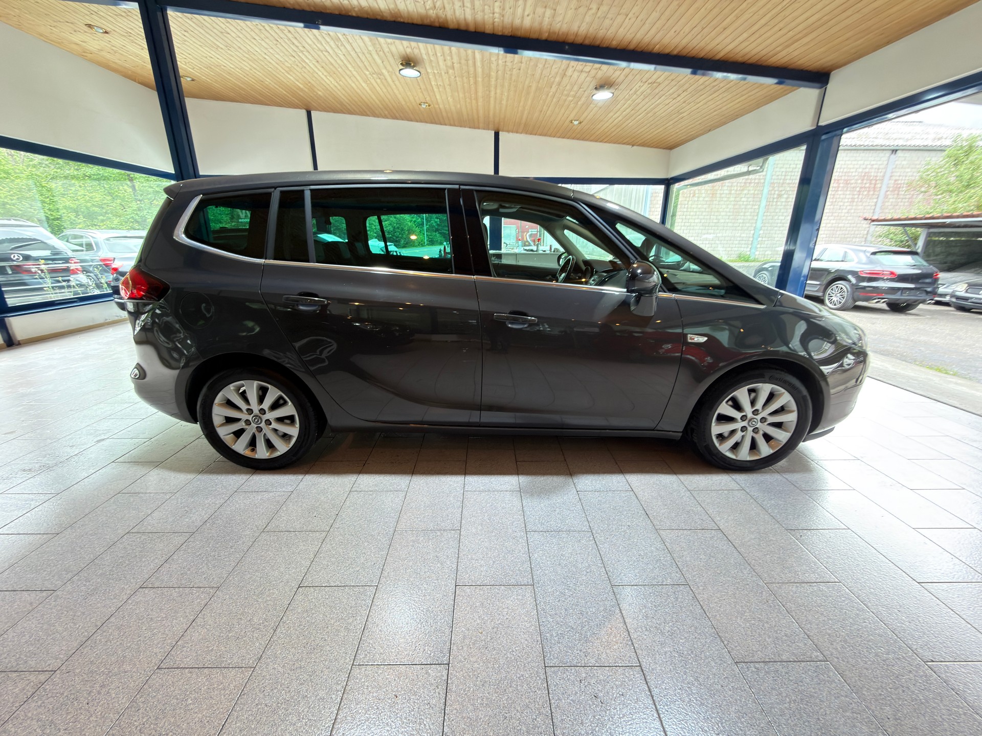 OPEL Zafira Tourer 1.6i 16V Turbo Cosmo Automatic-image-9