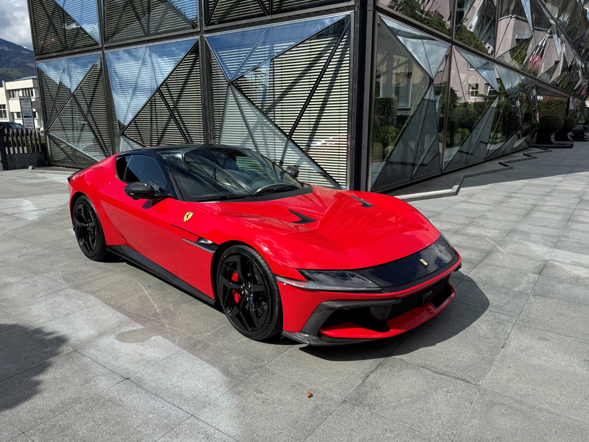 FERRARI 12Cilindri-image-0