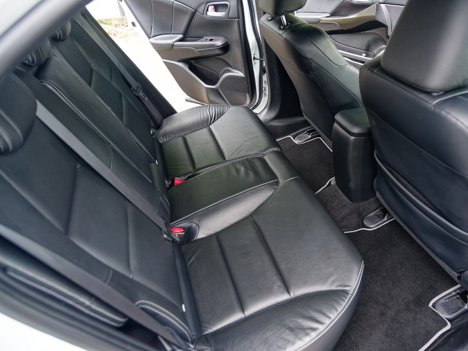 HONDA 1.8i-VTEC Executive-image-9