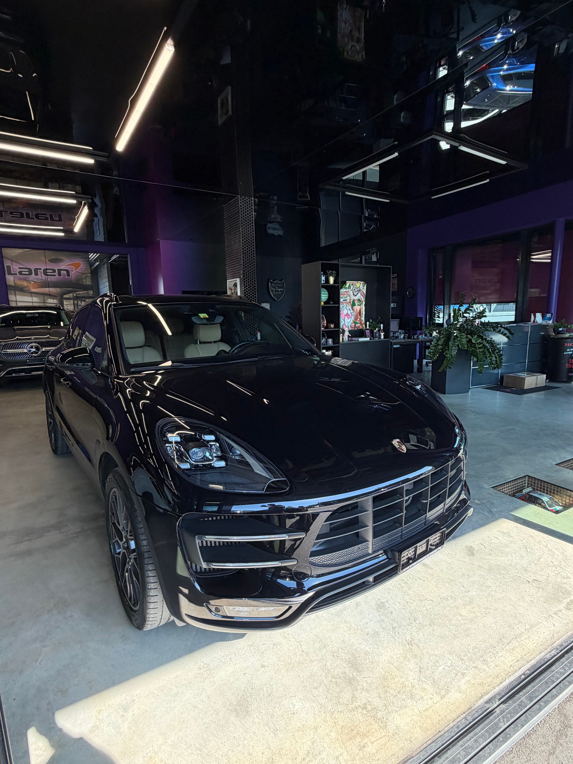 PORSCHE Macan Turbo Performance PDK-image-5