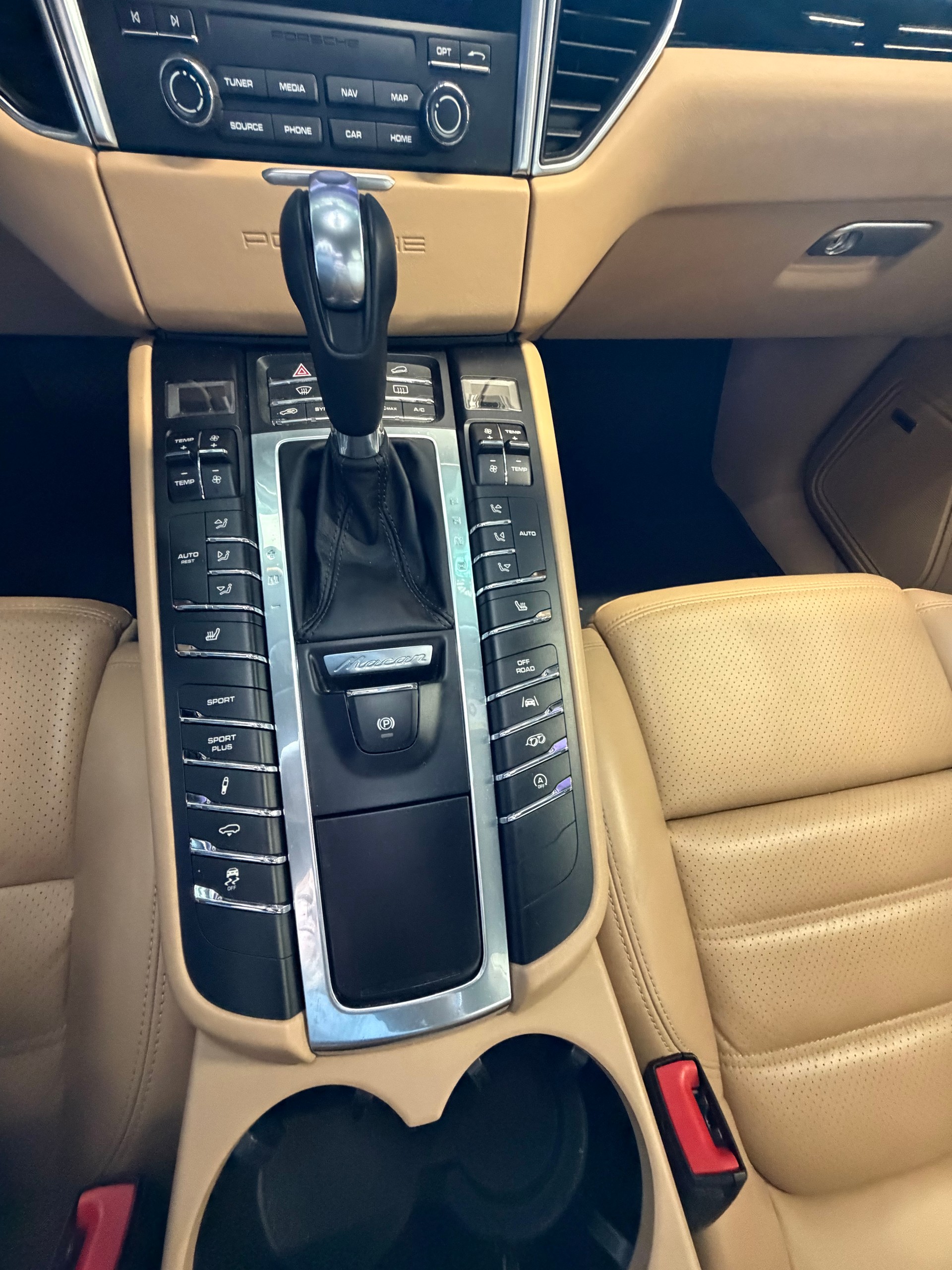 PORSCHE Macan Turbo Performance PDK-image-14