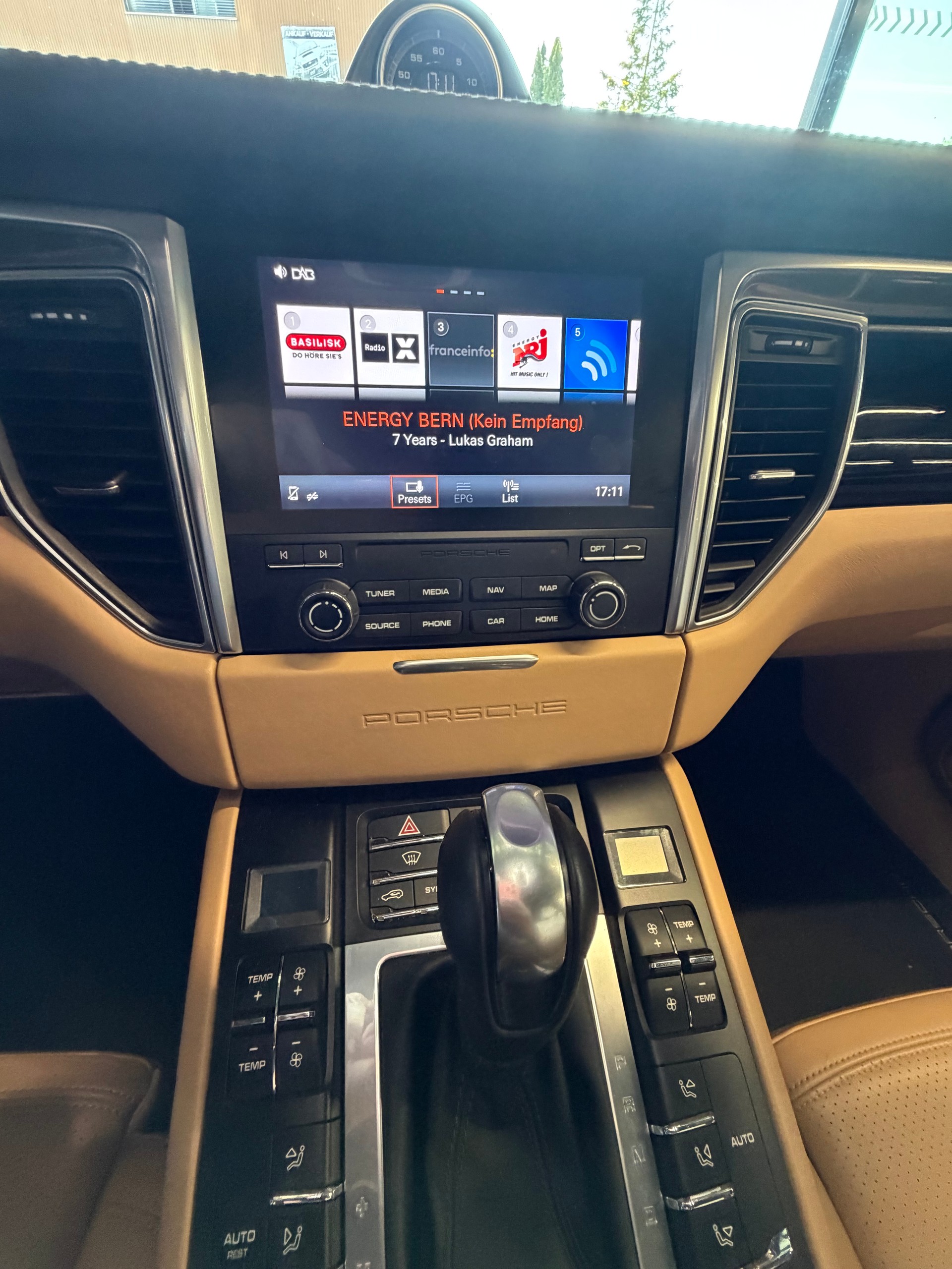 PORSCHE Macan Turbo Performance PDK-image-15