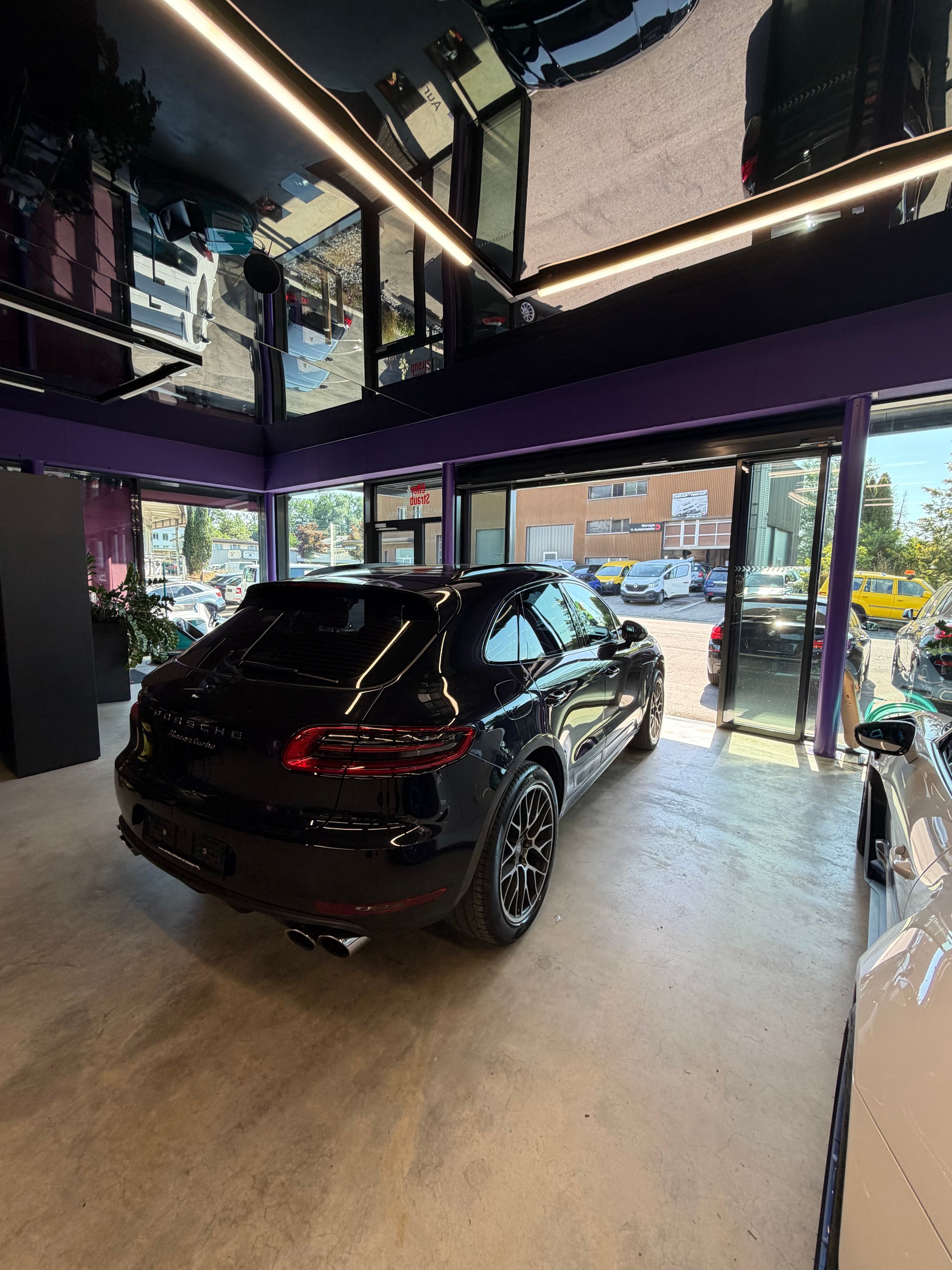 PORSCHE Macan Turbo Performance PDK-image-7