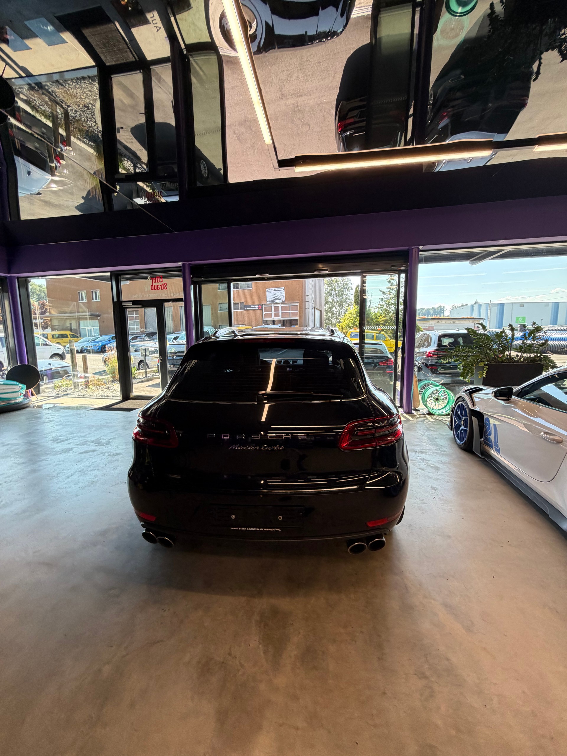 PORSCHE Macan Turbo Performance PDK-image-9