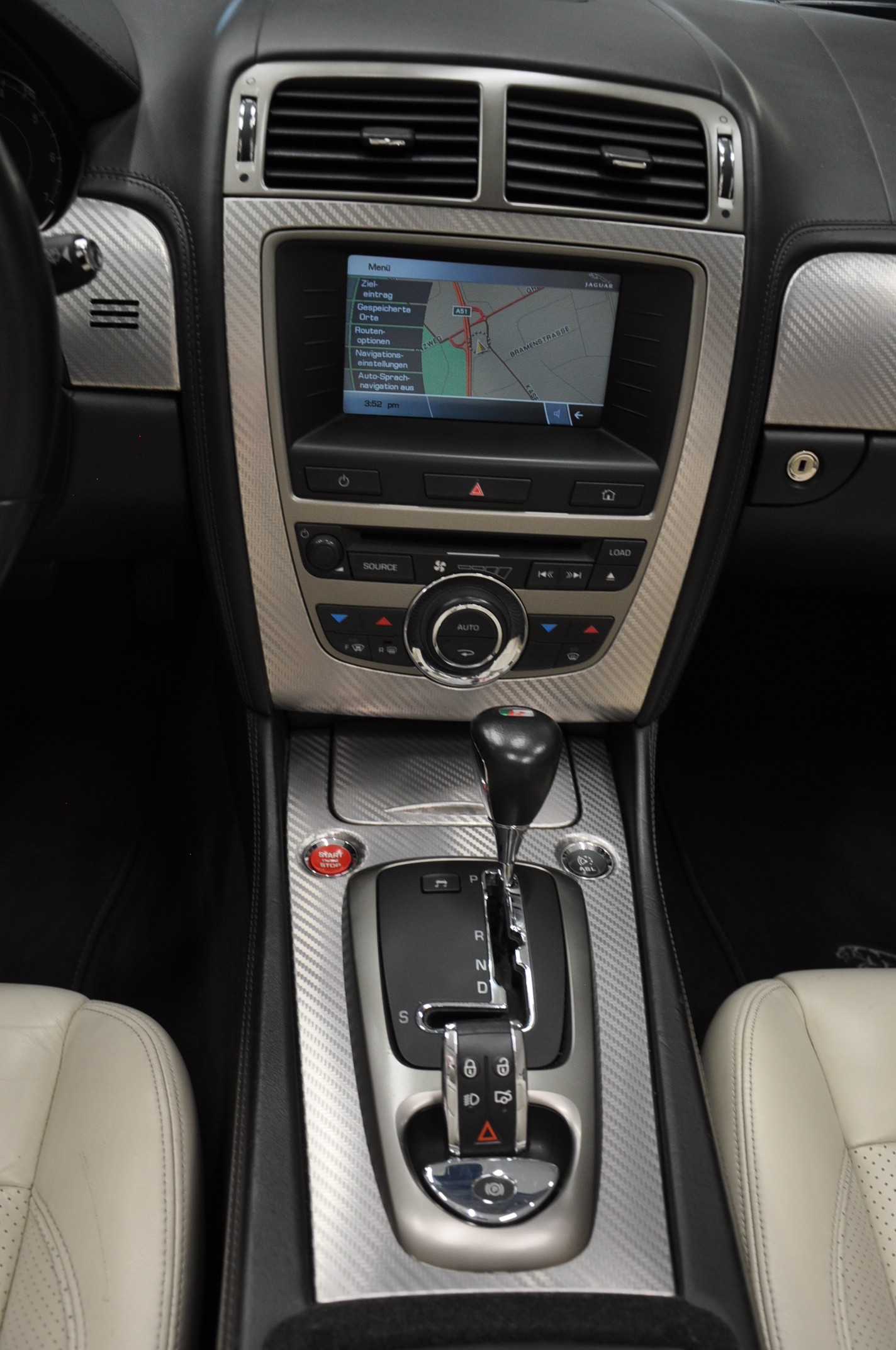 JAGUAR XKR 4.2 V8 SC Automatic-image-18