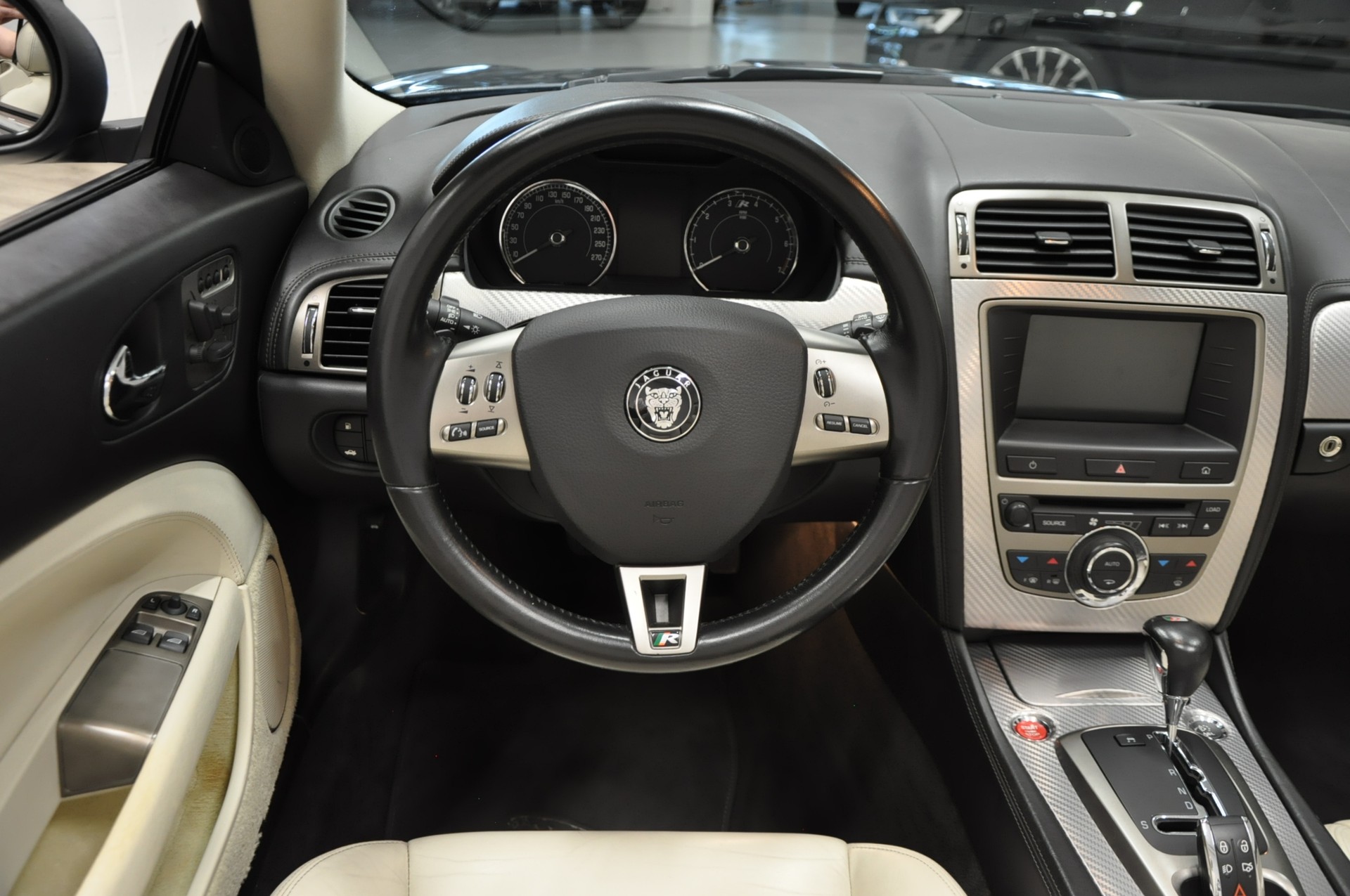 JAGUAR XKR 4.2 V8 SC Automatic-image-17