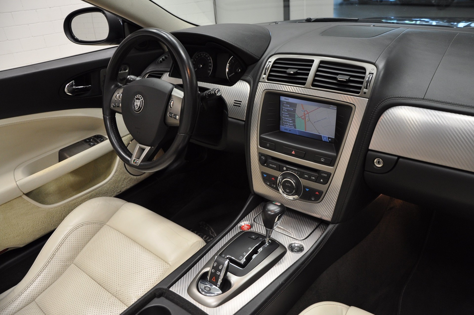 JAGUAR XKR 4.2 V8 SC Automatic-image-12