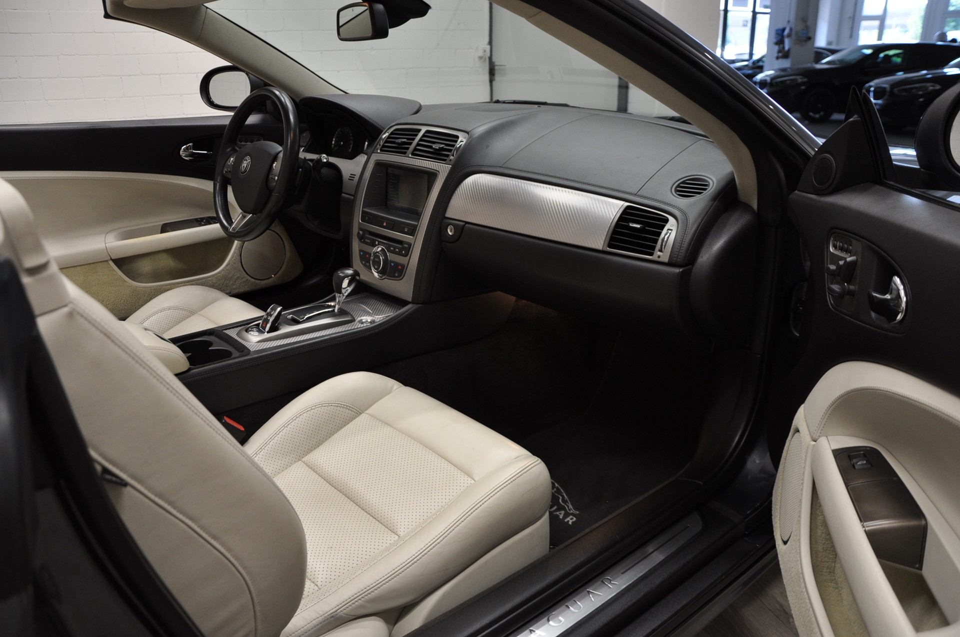 JAGUAR XKR 4.2 V8 SC Automatic-image-13