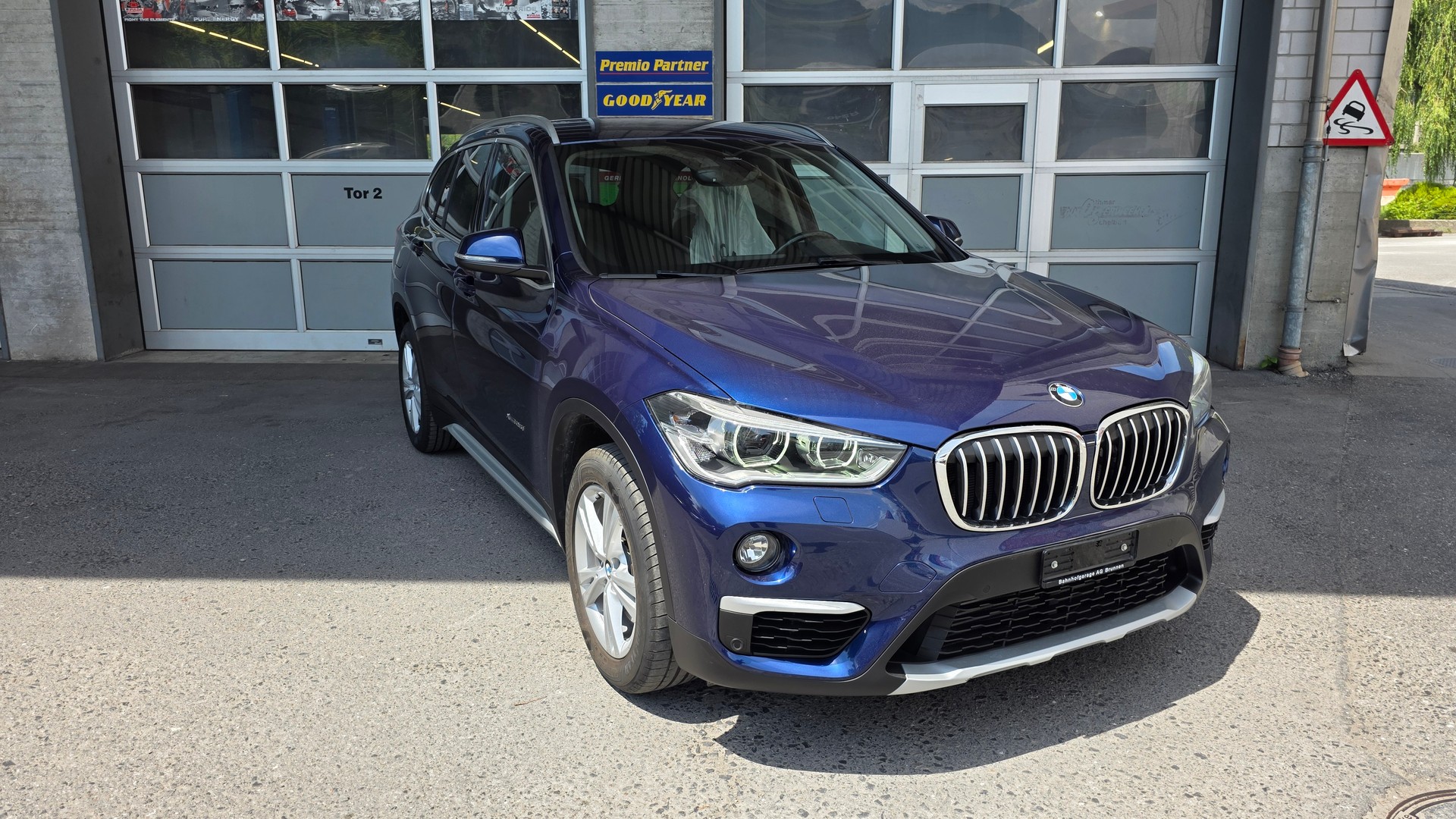 BMW X1 xDrive 25i xLine Steptronic-image-0
