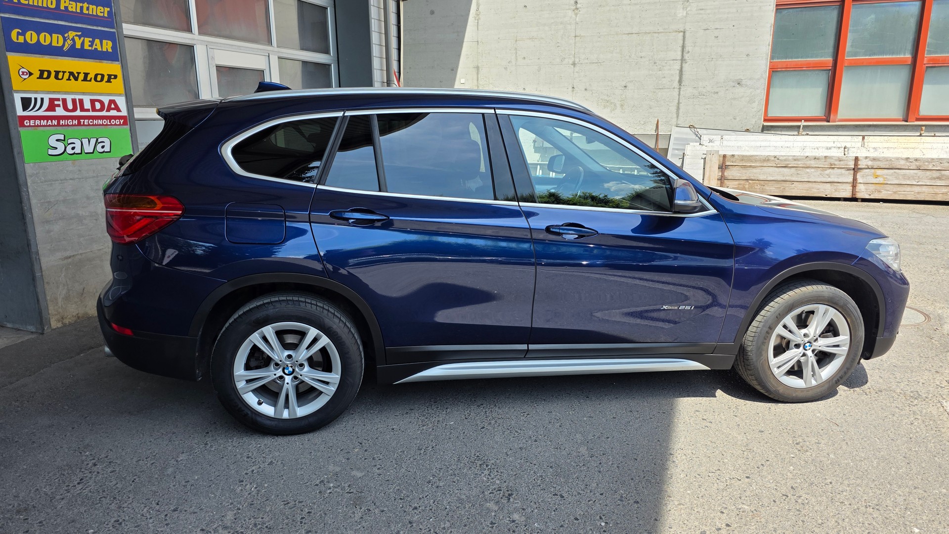 BMW X1 xDrive 25i xLine Steptronic-image-7