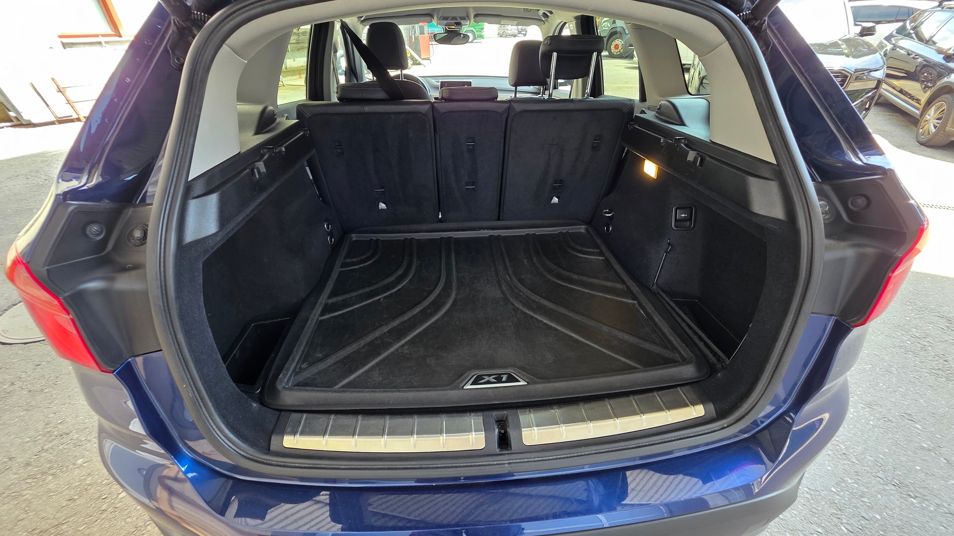 BMW X1 xDrive 25i xLine Steptronic-image-12