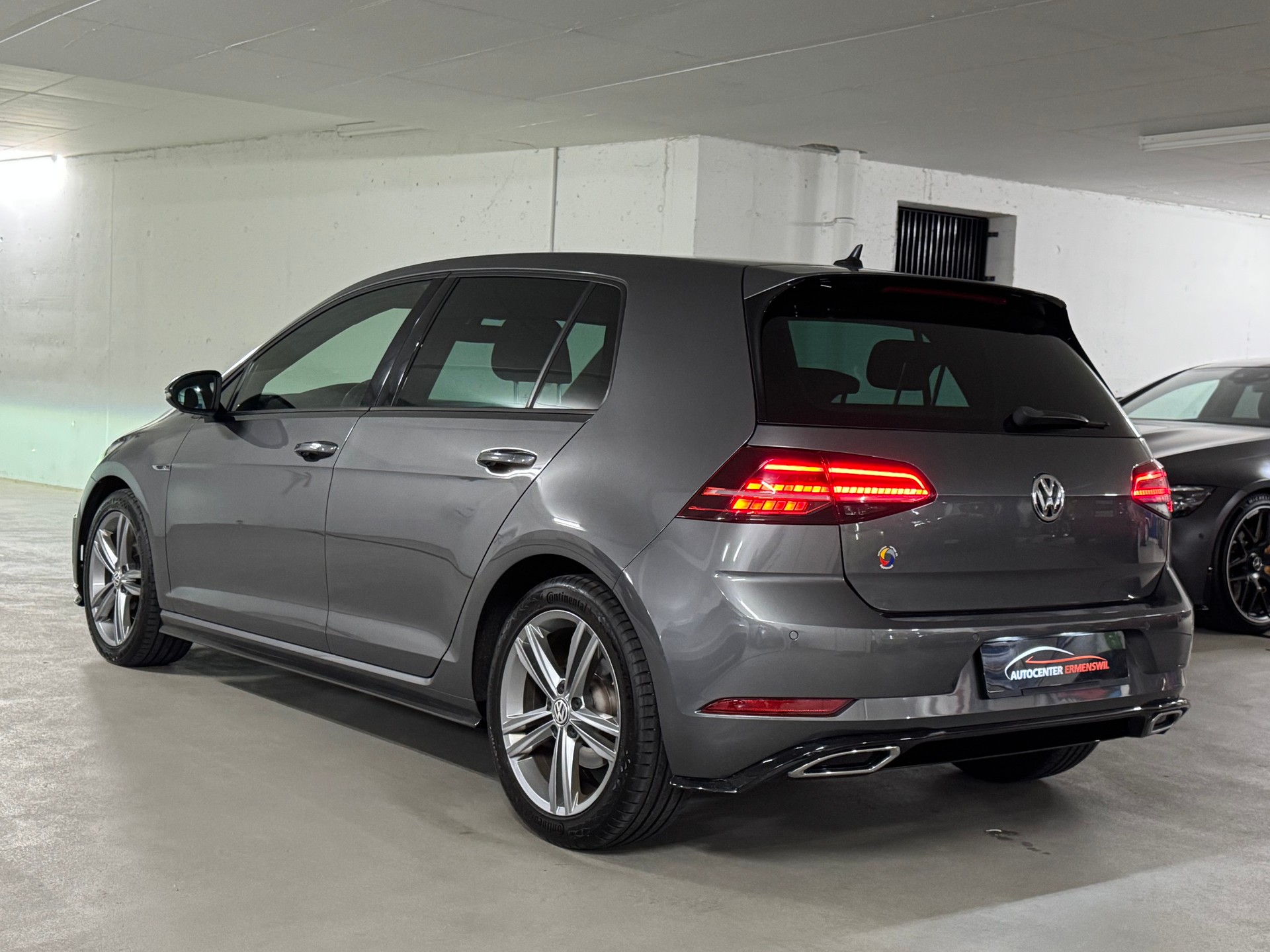 VW Golf 2.0 TDI R-Line 4Motion Facelift-image-4