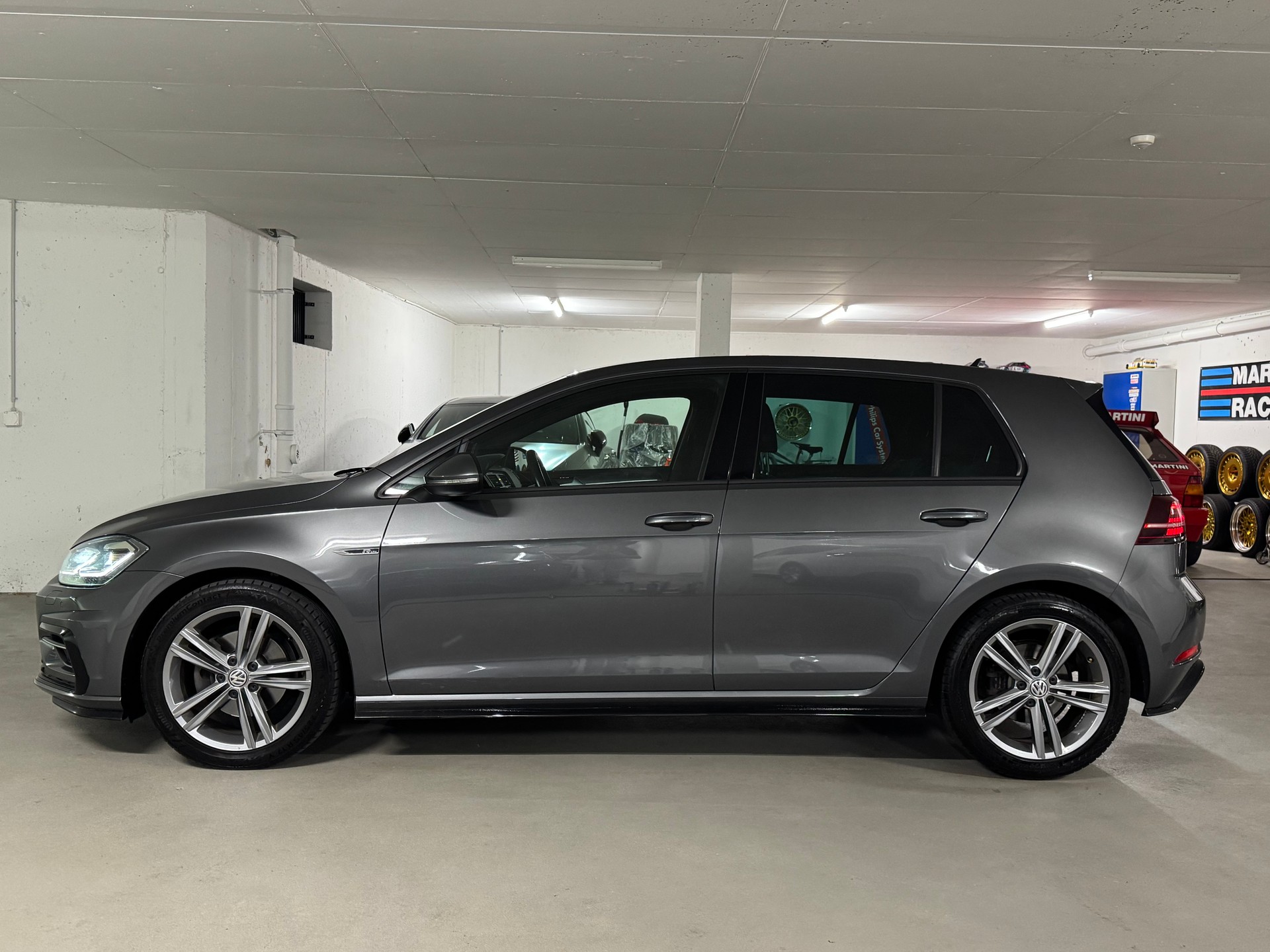 VW Golf 2.0 TDI R-Line 4Motion Facelift-image-3