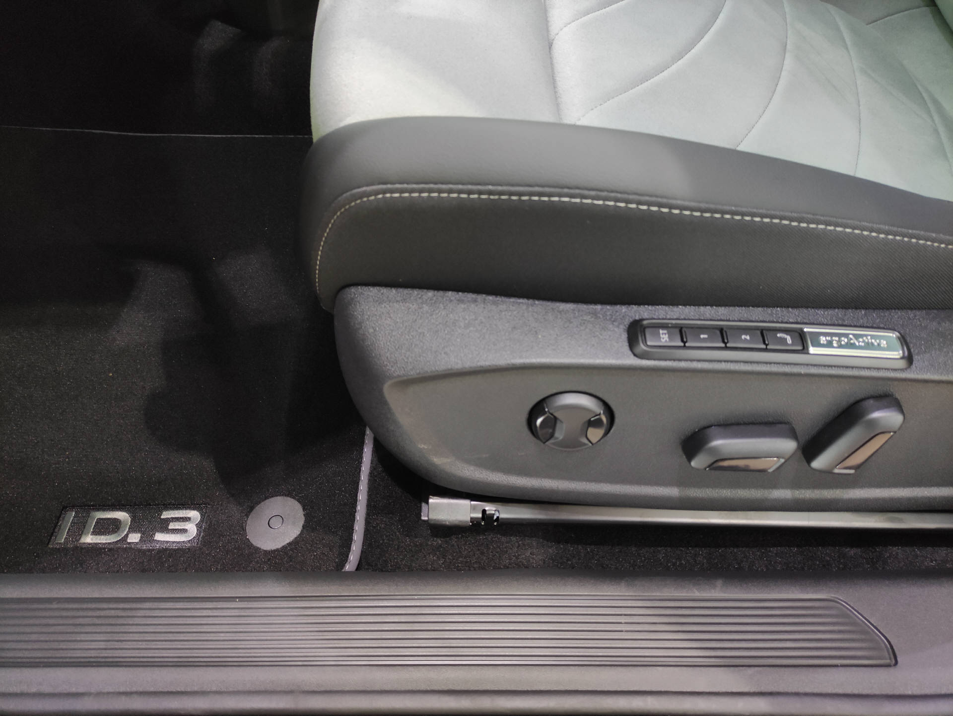 VW ID.3 Pro Black-Style-image-3