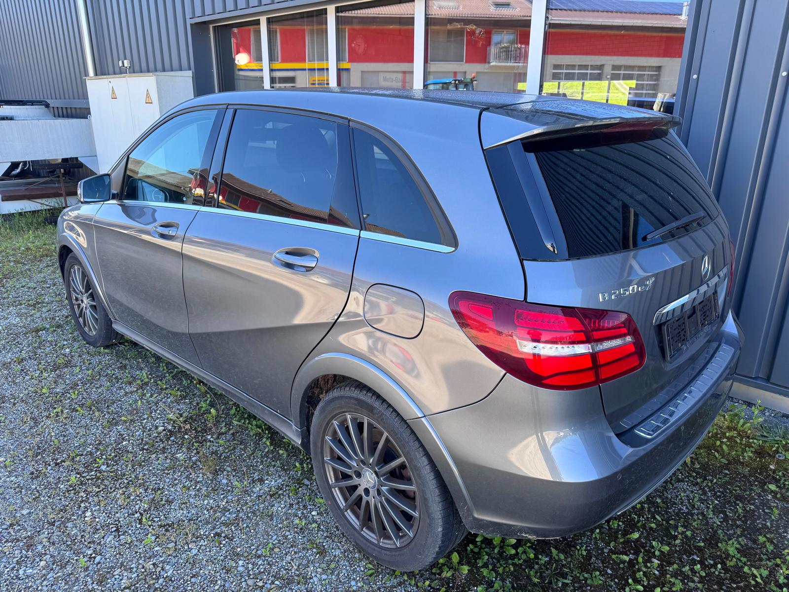 MERCEDES-BENZ B Electric Drive-image-3