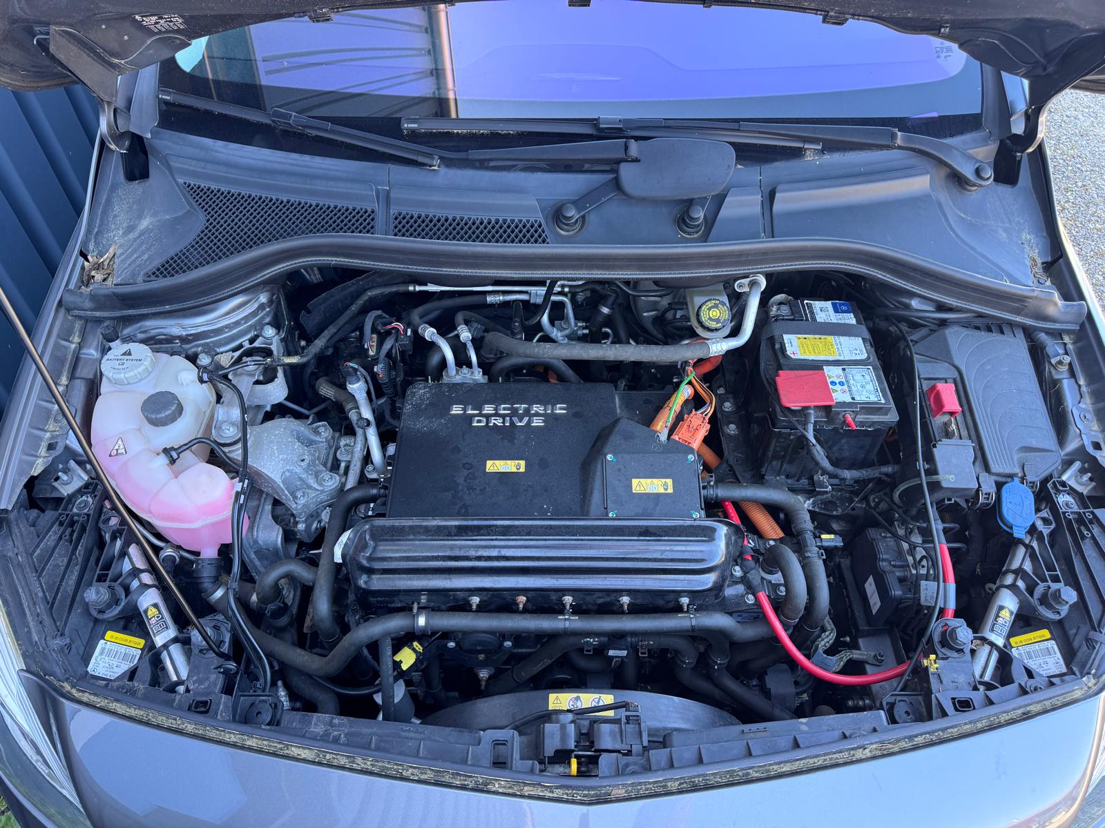 MERCEDES-BENZ B Electric Drive-image-5
