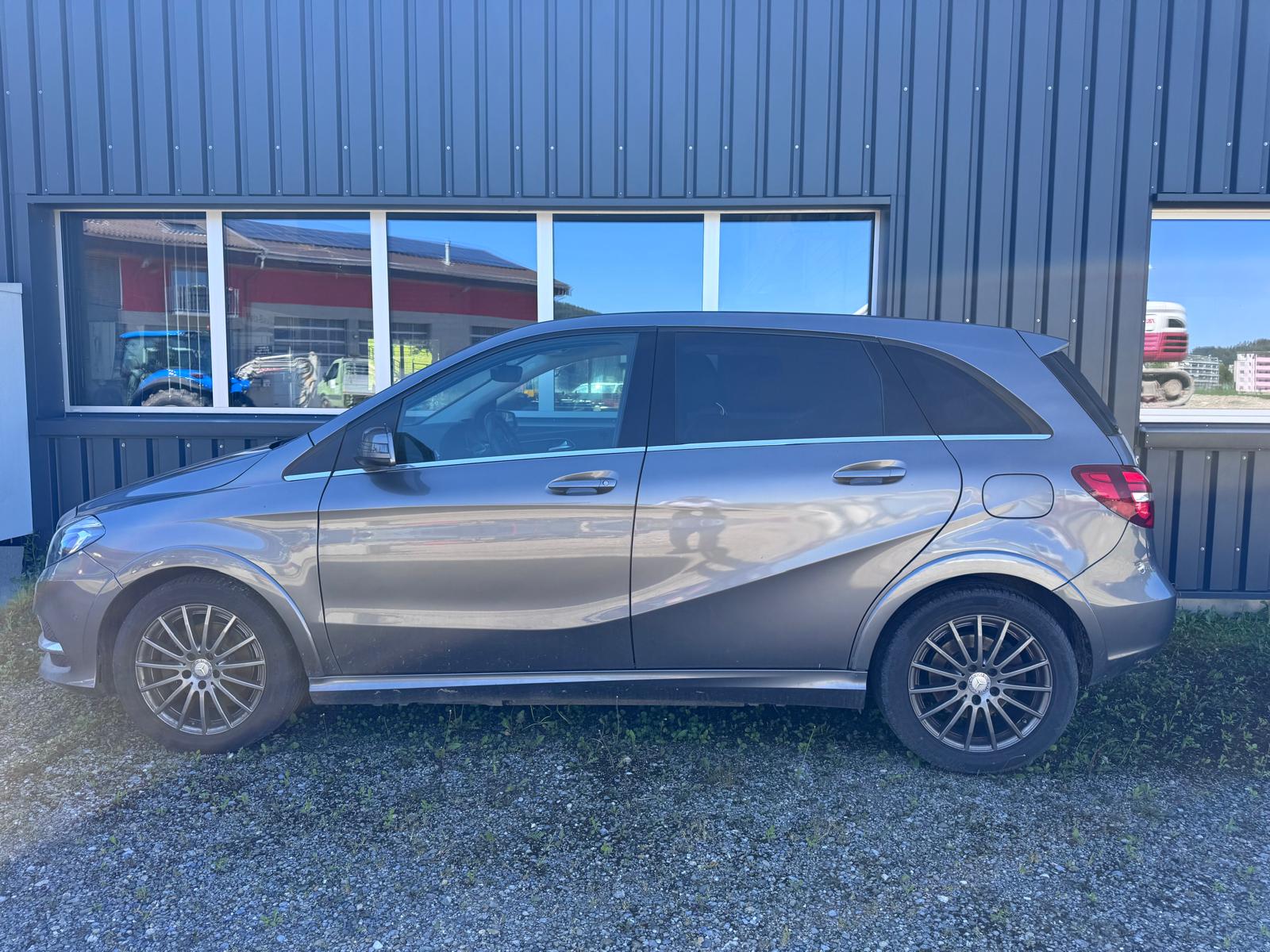 MERCEDES-BENZ B Electric Drive-image-0
