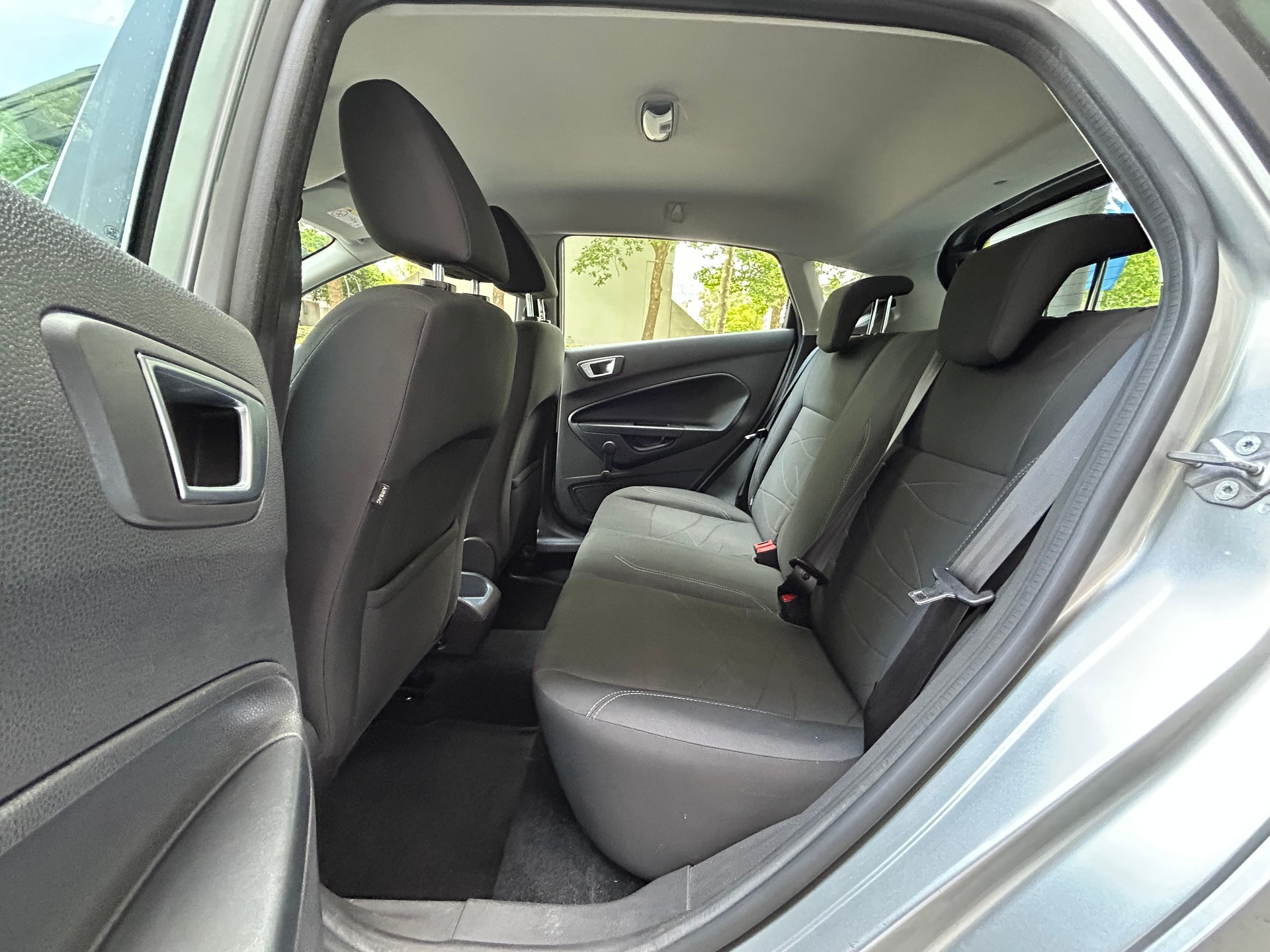 FORD Fiesta 1.0 SCTi Trend-image-12