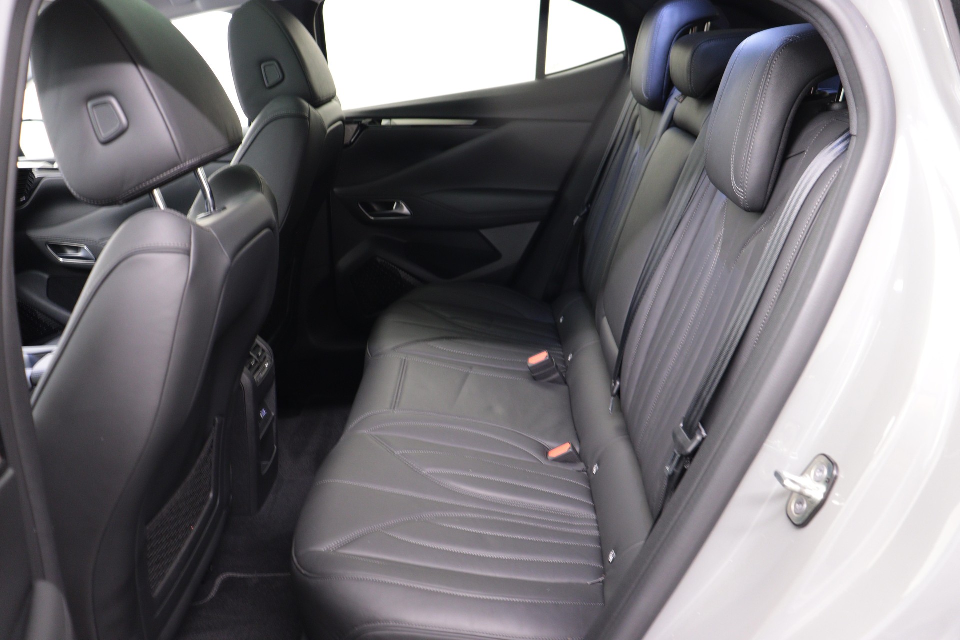DS AUTOMOBILES 4 1.6 PureTech Rivoli-image-8