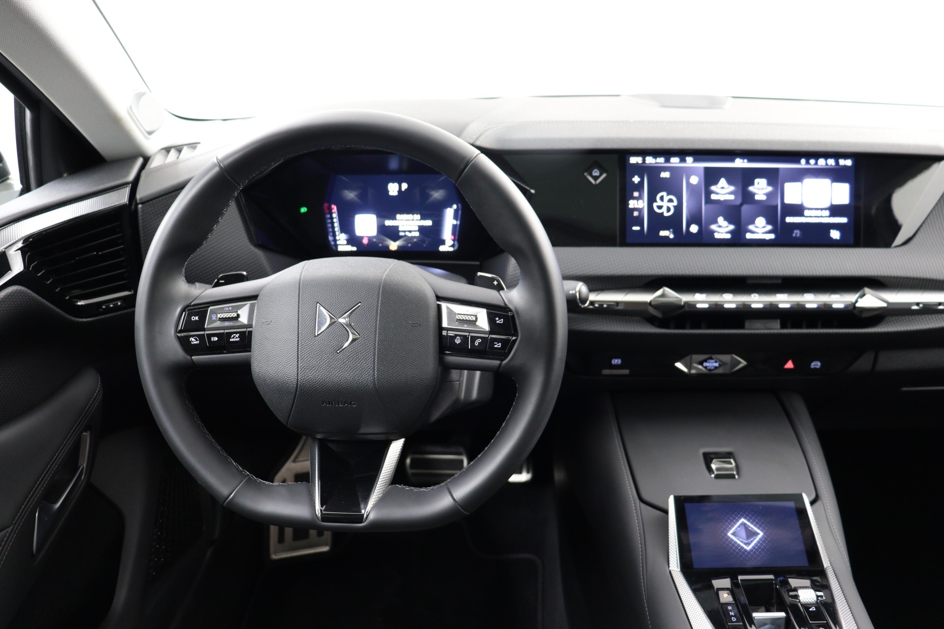 DS AUTOMOBILES 4 1.6 PureTech Rivoli-image-4