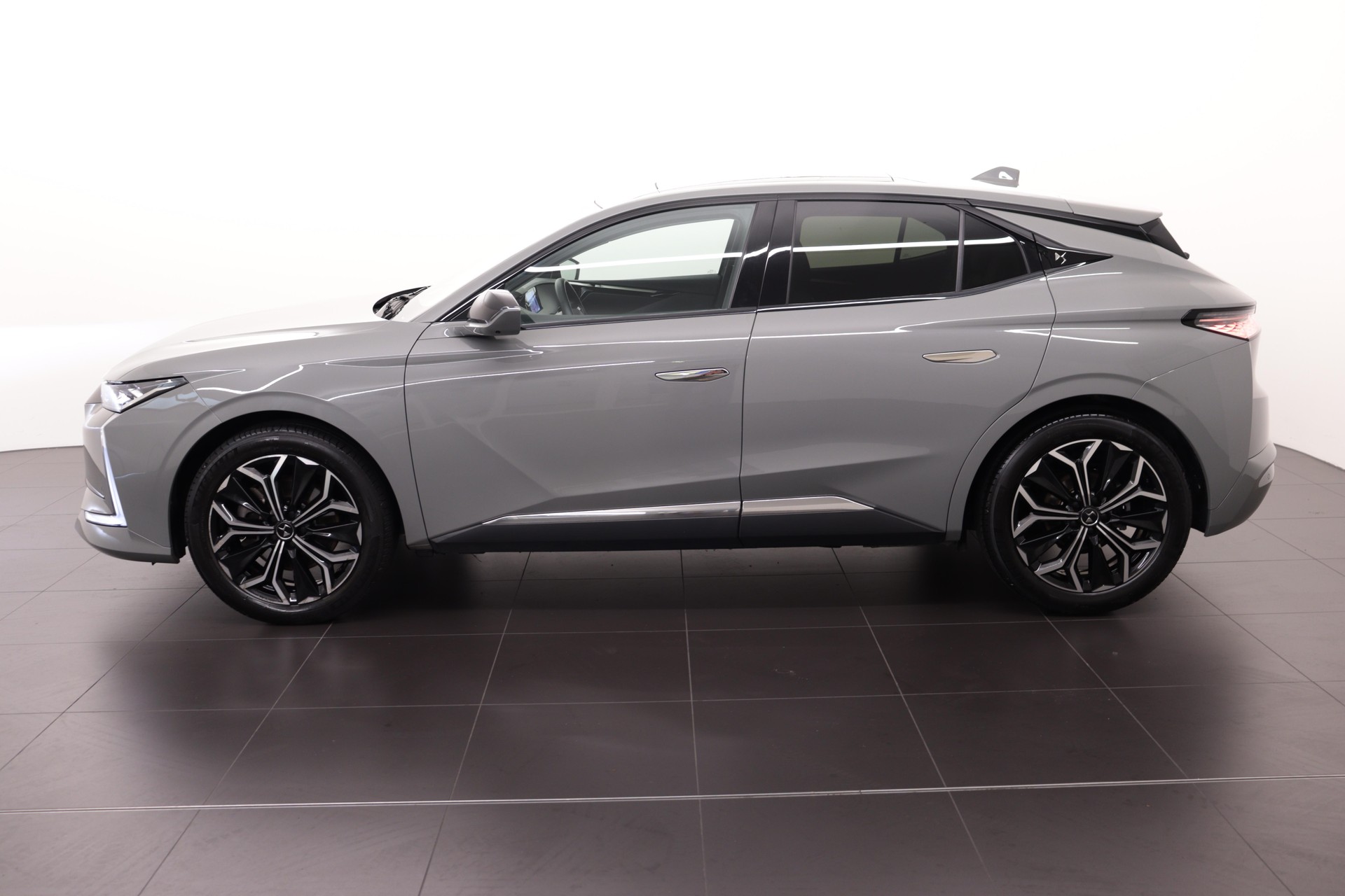 DS AUTOMOBILES 4 1.6 PureTech Rivoli-image-3