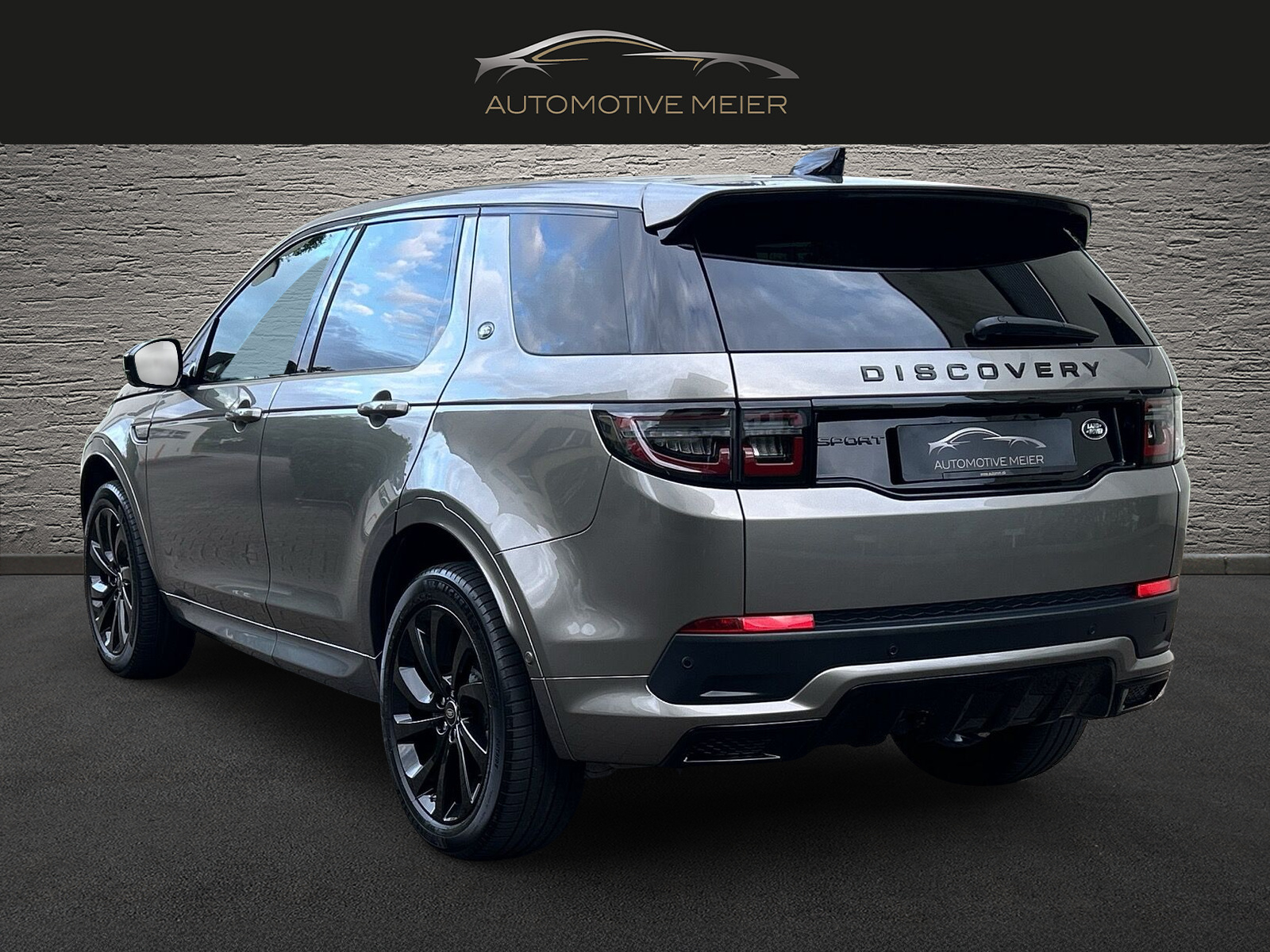 LAND ROVER Discovery Sport R Dyn D200 2.0D TD4 MHEV HSE AT9-Panoramadach-AHK-7-Sitzplätze-image-2