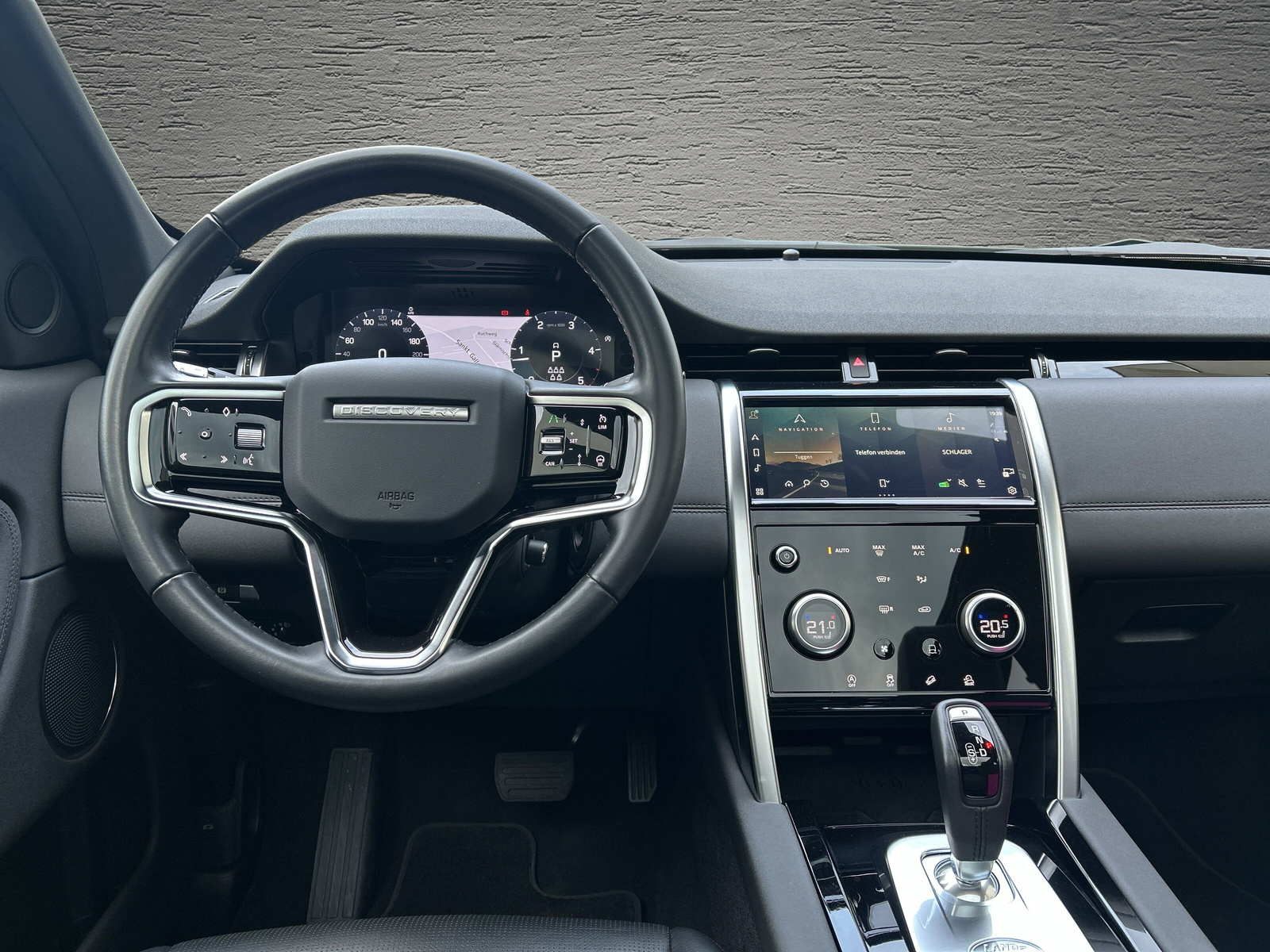 LAND ROVER Discovery Sport R Dyn D200 2.0D TD4 MHEV HSE AT9-Panoramadach-AHK-7-Sitzplätze-image-6