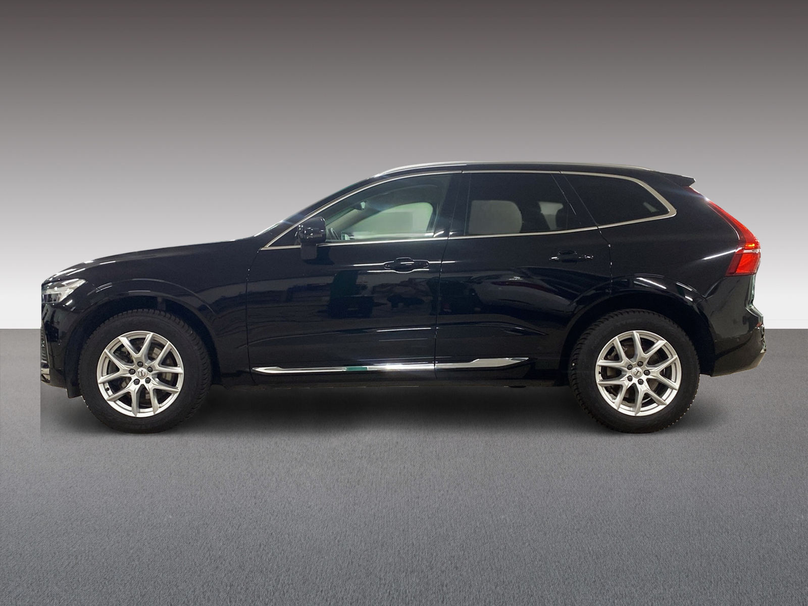 VOLVO XC60 2.0 B4 MH Plus Bright AWD-image-2