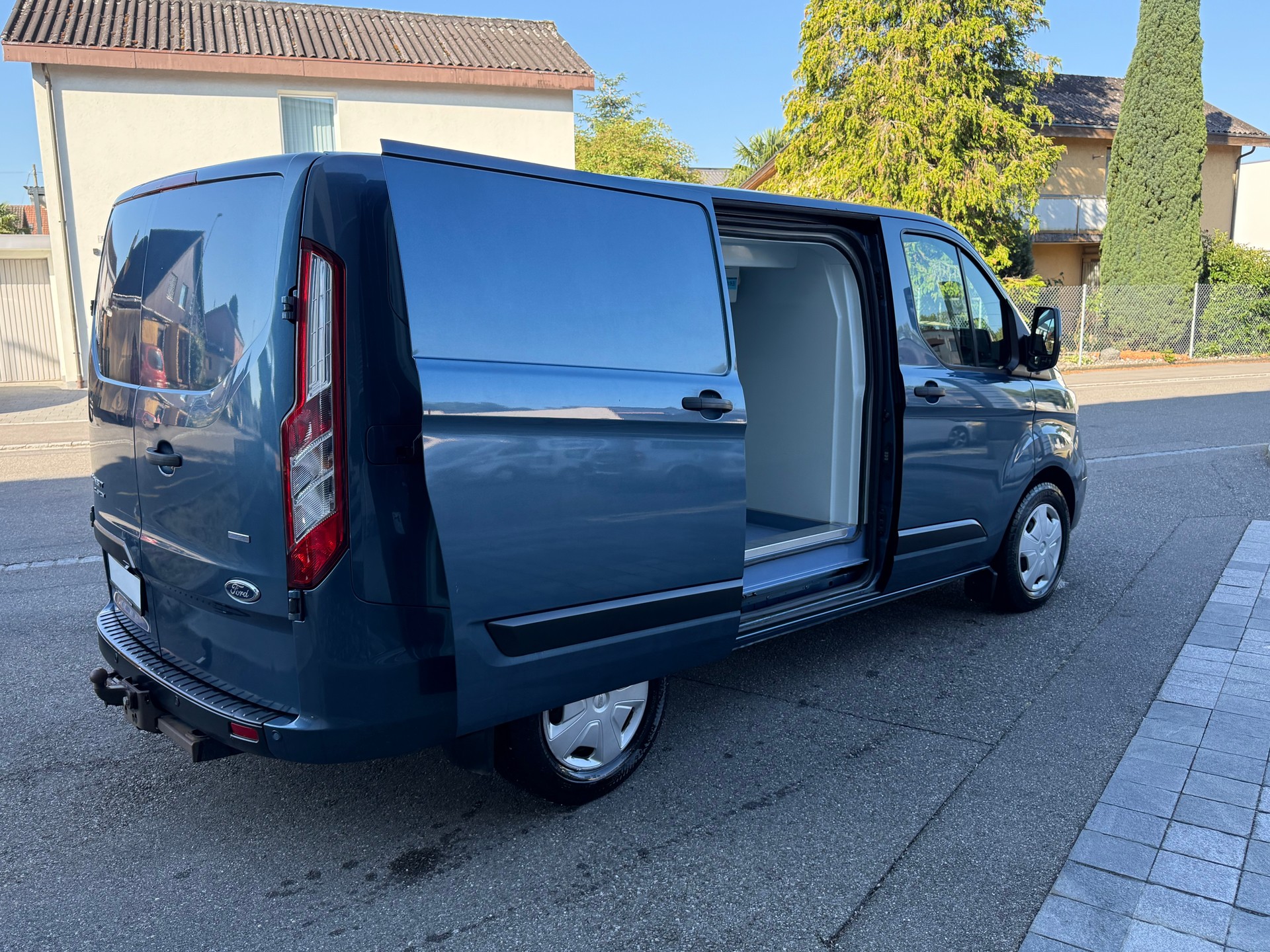 FORD Transit Custom Van 280 L1H1 Limited A-image-2
