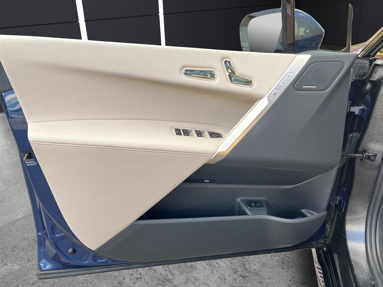 BMW iX xDrive50-image-7