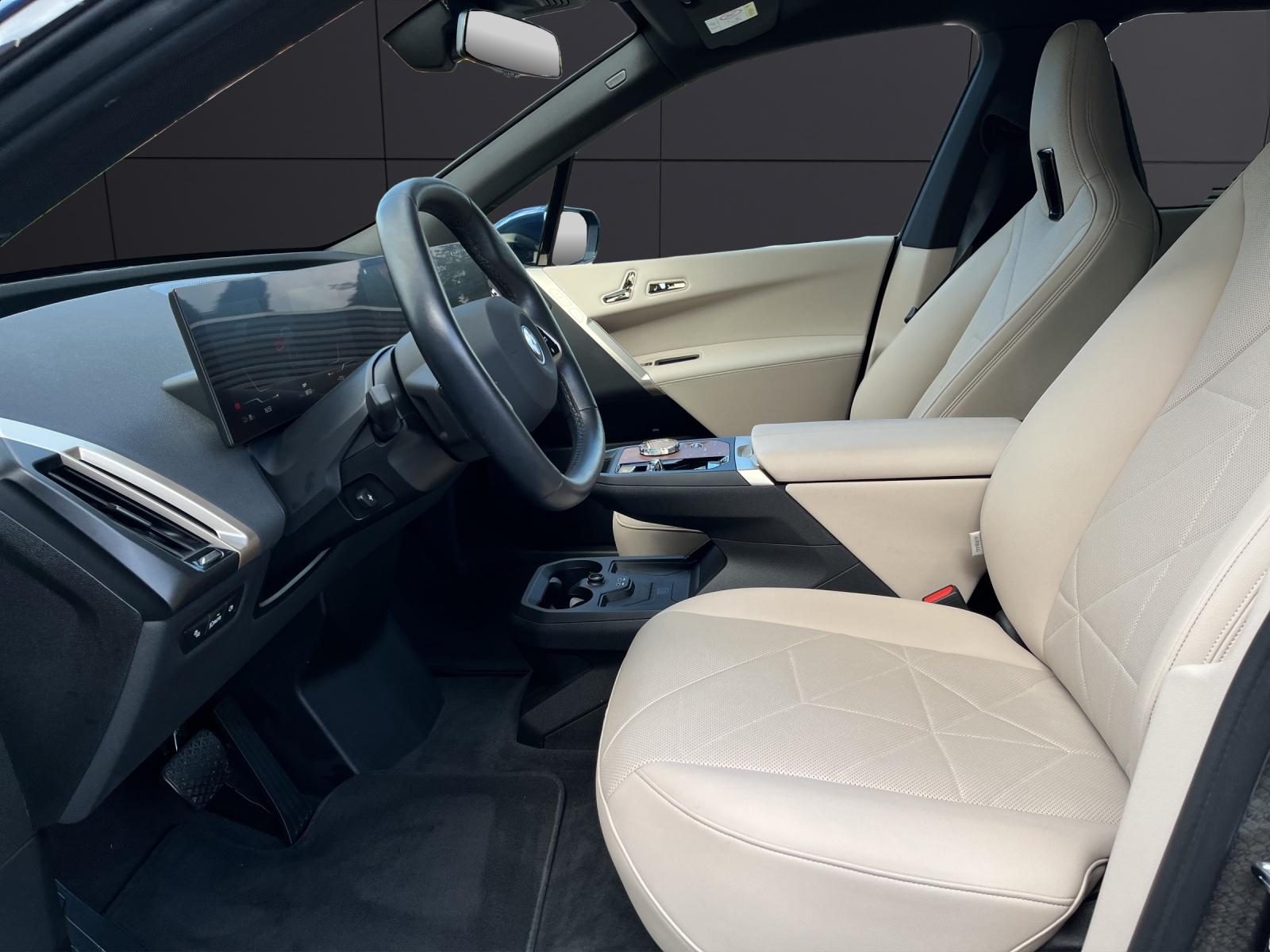 BMW iX xDrive50-image-1