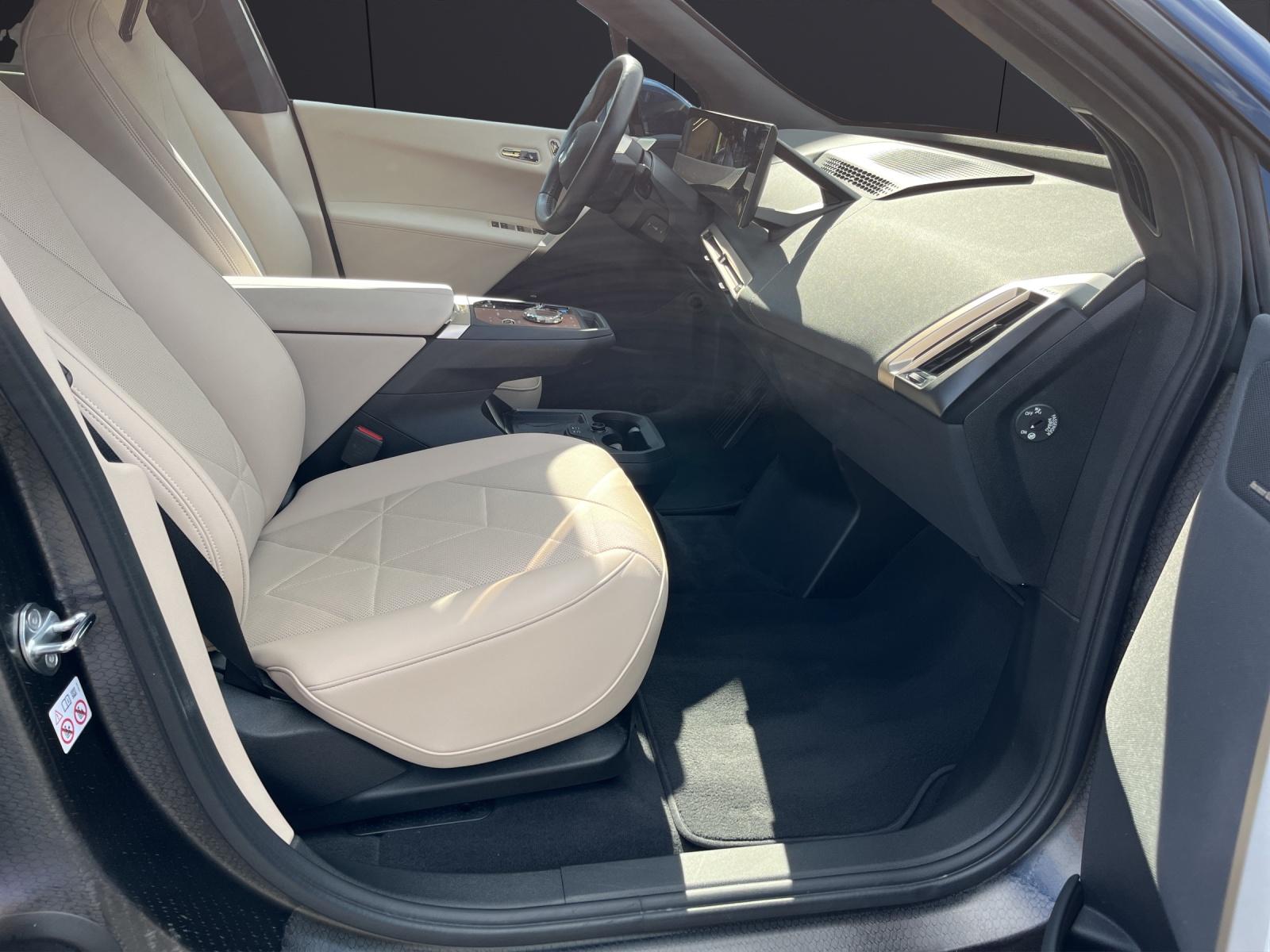 BMW iX xDrive50-image-18