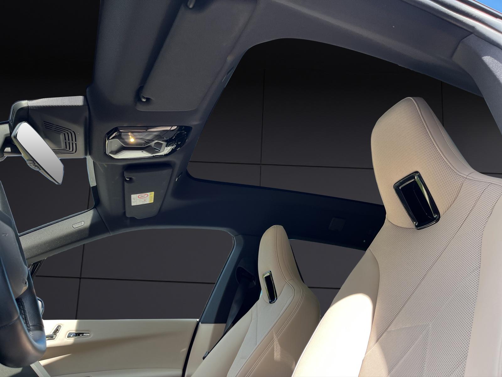 BMW iX xDrive50-image-14